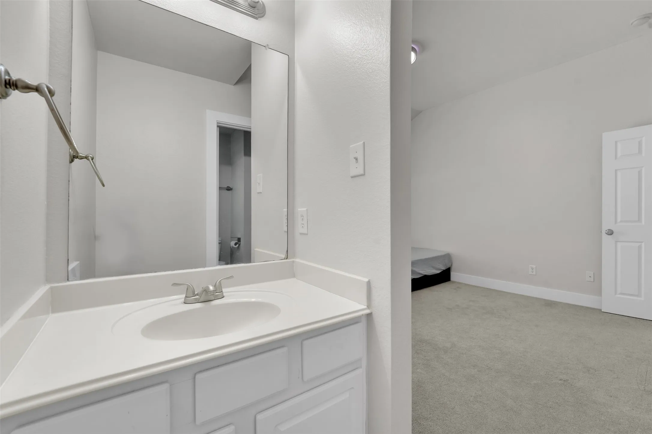 Single Family Residence For Sale in Collin County , 615 Lone Ridge Way, Murphy, Texas 75094, 5 Bedroom, 3 Bathroom, 3 Garage spaces, 3,244 Sqft, built in 2007, mls#21400788, Real Estate Agent in Murphy, Homes For Sale in Collin county, Homes For Sale in Murphy, Realtor in Murphy Texas, Real Estate Brokerage Independent Realty Texas, Luminita Cordes Realtor