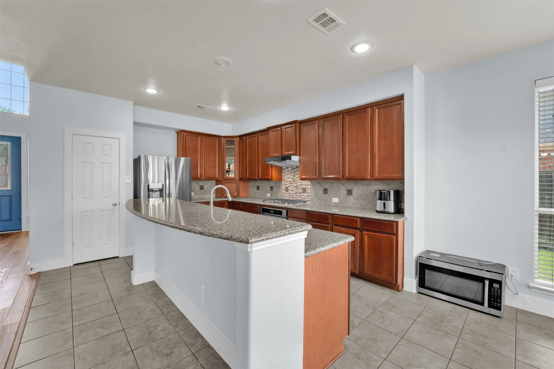 Single Family Residence For Sale in Collin County , 615 Lone Ridge Way, Murphy, Texas 75094, 5 Bedroom, 3 Bathroom, 3 Garage spaces, 3,244 Sqft, built in 2007, mls#21400788, Real Estate Agent in Murphy, Homes For Sale in Collin county, Homes For Sale in Murphy, Realtor in Murphy Texas, Real Estate Brokerage Independent Realty Texas, Luminita Cordes Realtor