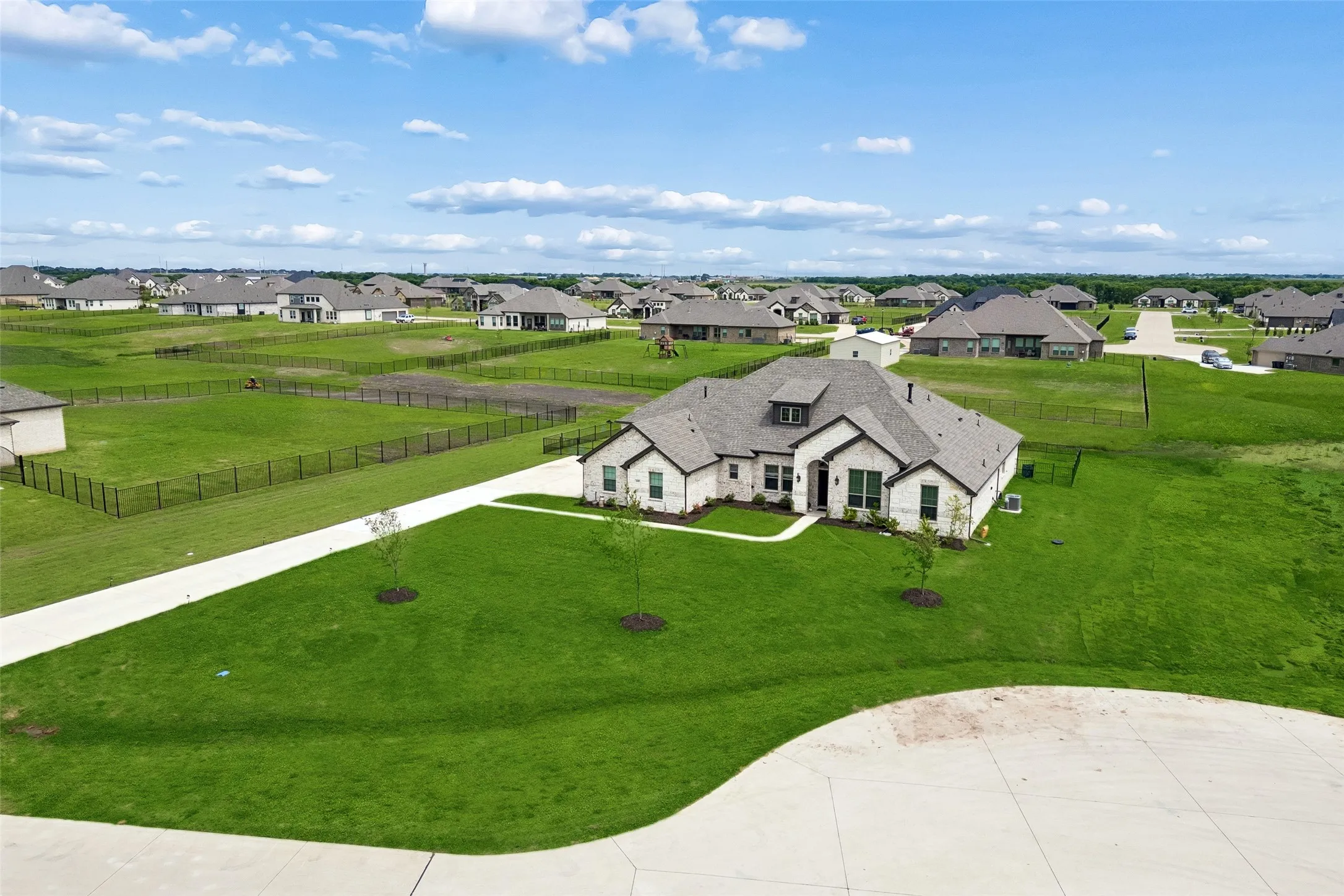 Single Family Residence For Sale in Kaufman County , 6608 Woodley Court, Mesquite, Texas 75126, 5 Bedroom, 4 Bathroom, 3 Garage spaces, 3,454 Sqft, built in 2024, mls#21394299, Real Estate Agent in Mesquite, Homes For Sale in Kaufman county, Homes For Sale in Mesquite, Realtor in Mesquite Texas, Real Estate Brokerage Independent Realty Texas, Luminita Cordes Realtor