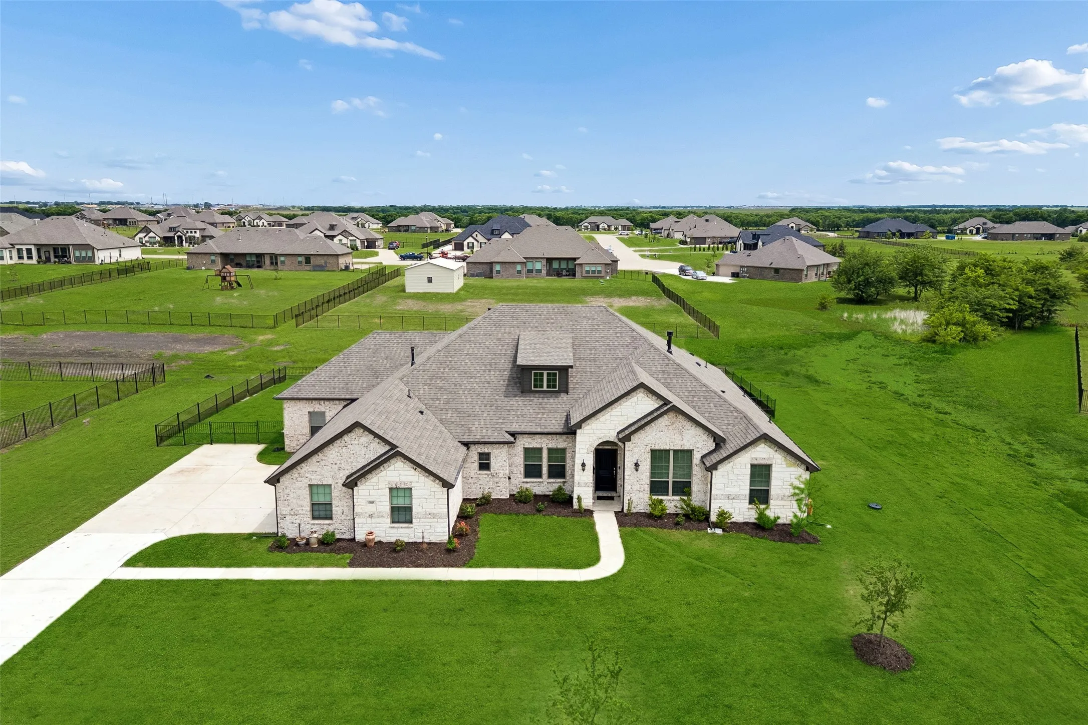 Single Family Residence For Sale in Kaufman County , 6608 Woodley Court, Mesquite, Texas 75126, 5 Bedroom, 4 Bathroom, 3 Garage spaces, 3,454 Sqft, built in 2024, mls#21394299, Real Estate Agent in Mesquite, Homes For Sale in Kaufman county, Homes For Sale in Mesquite, Realtor in Mesquite Texas, Real Estate Brokerage Independent Realty Texas, Luminita Cordes Realtor