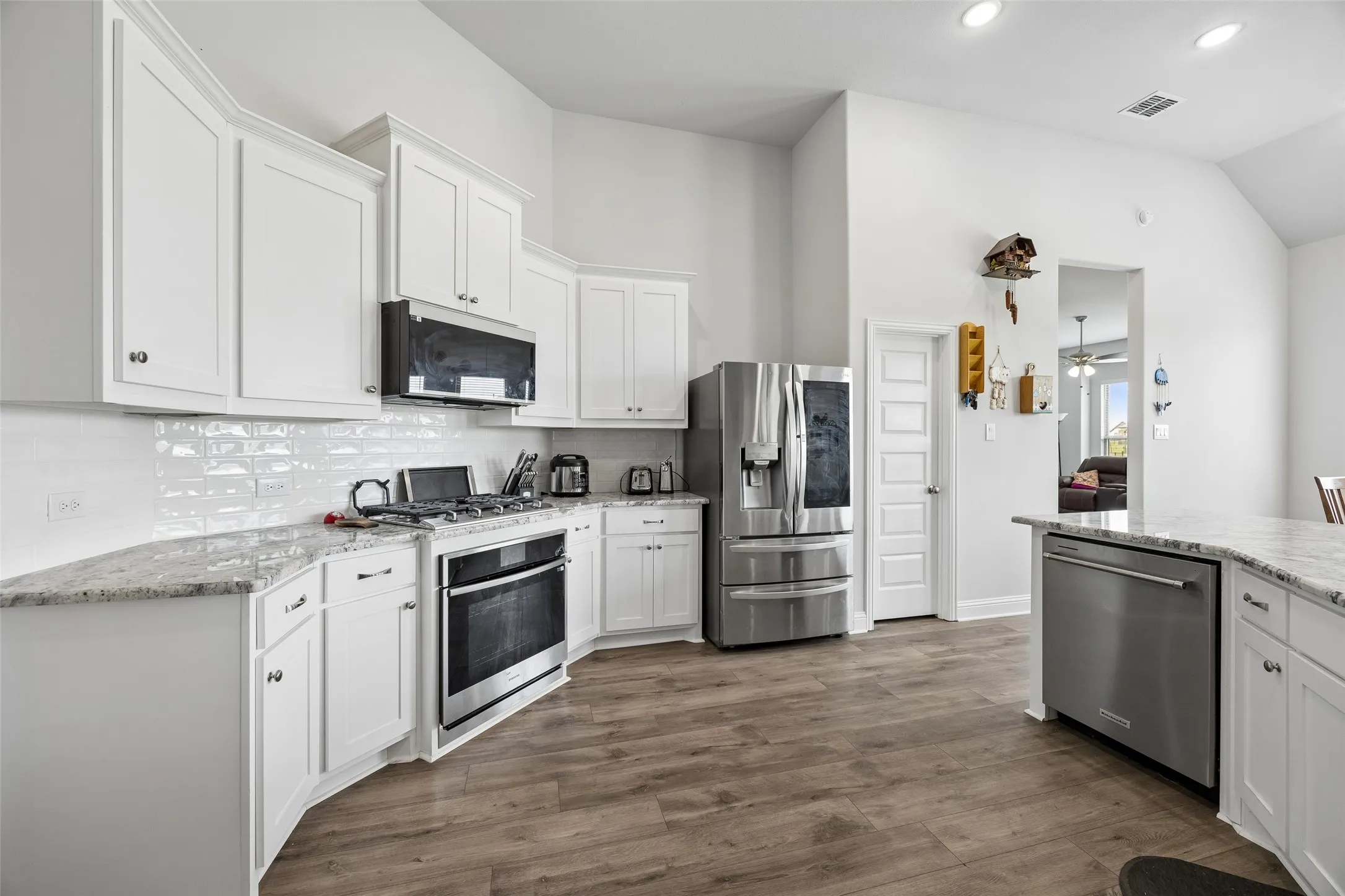 Single Family Residence For Sale in Kaufman County , 6608 Woodley Court, Mesquite, Texas 75126, 5 Bedroom, 4 Bathroom, 3 Garage spaces, 3,454 Sqft, built in 2024, mls#21394299, Real Estate Agent in Mesquite, Homes For Sale in Kaufman county, Homes For Sale in Mesquite, Realtor in Mesquite Texas, Real Estate Brokerage Independent Realty Texas, Luminita Cordes Realtor