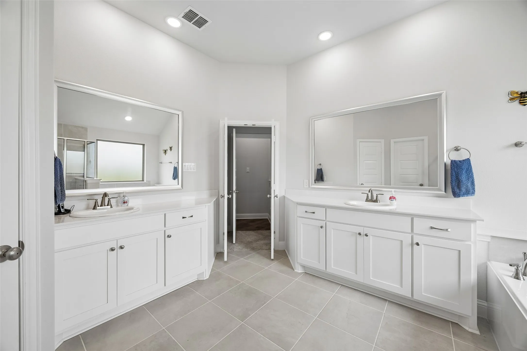 Single Family Residence For Sale in Kaufman County , 6608 Woodley Court, Mesquite, Texas 75126, 5 Bedroom, 4 Bathroom, 3 Garage spaces, 3,454 Sqft, built in 2024, mls#21394299, Real Estate Agent in Mesquite, Homes For Sale in Kaufman county, Homes For Sale in Mesquite, Realtor in Mesquite Texas, Real Estate Brokerage Independent Realty Texas, Luminita Cordes Realtor