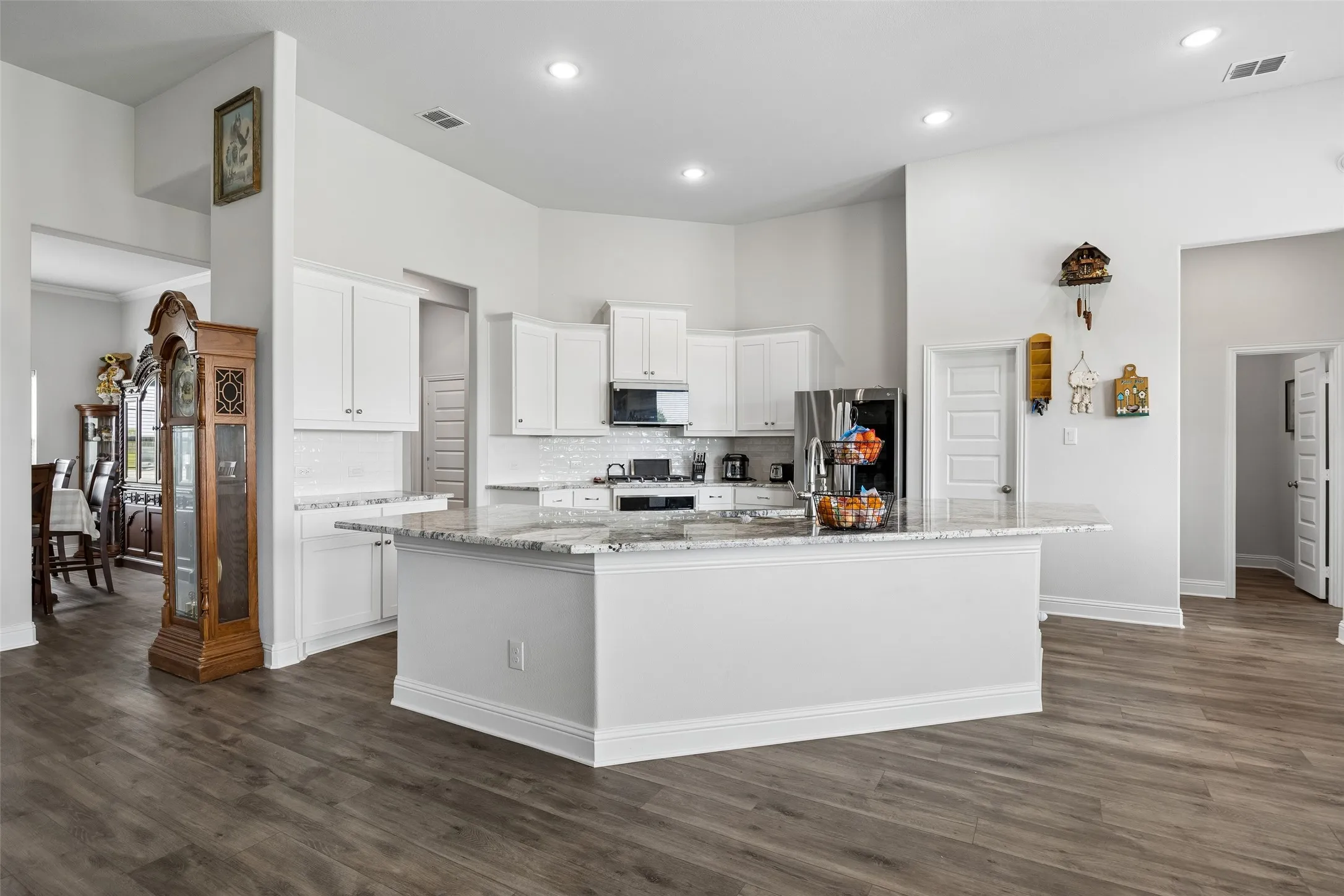 Single Family Residence For Sale in Kaufman County , 6608 Woodley Court, Mesquite, Texas 75126, 5 Bedroom, 4 Bathroom, 3 Garage spaces, 3,454 Sqft, built in 2024, mls#21394299, Real Estate Agent in Mesquite, Homes For Sale in Kaufman county, Homes For Sale in Mesquite, Realtor in Mesquite Texas, Real Estate Brokerage Independent Realty Texas, Luminita Cordes Realtor