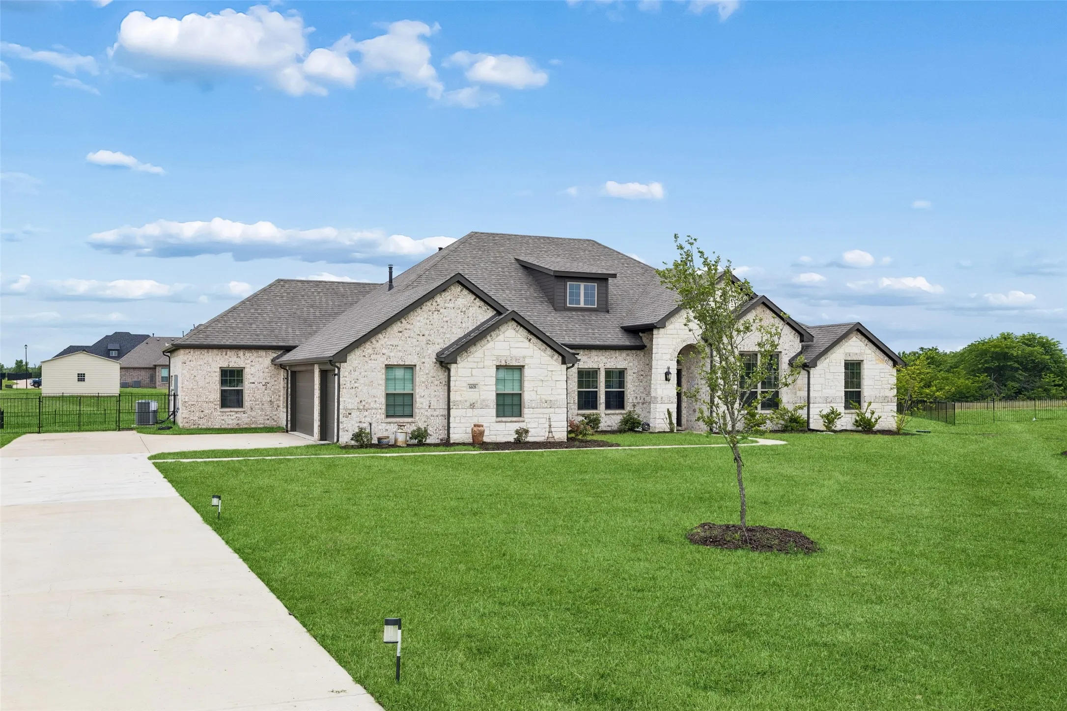 Single Family Residence For Sale in Kaufman County , 6608 Woodley Court, Mesquite, Texas 75126, 5 Bedroom, 4 Bathroom, 3 Garage spaces, 3,454 Sqft, built in 2024, mls#21394299, Real Estate Agent in Mesquite, Homes For Sale in Kaufman county, Homes For Sale in Mesquite, Realtor in Mesquite Texas, Real Estate Brokerage Independent Realty Texas, Luminita Cordes Realtor
