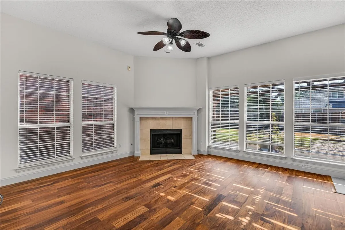 Single Family Residence For Sale in Dallas County , 707 Cheshire Drive, Coppell, Texas 75019, 4 Bedroom, 3 Bathroom, 2 Garage spaces, 2,402 Sqft, built in 1994, mls#21400784, Real Estate Agent in Coppell, Homes For Sale in Dallas county, Homes For Sale in Coppell, Realtor in Coppell Texas, Real Estate Brokerage Independent Realty Texas, Luminita Cordes Realtor