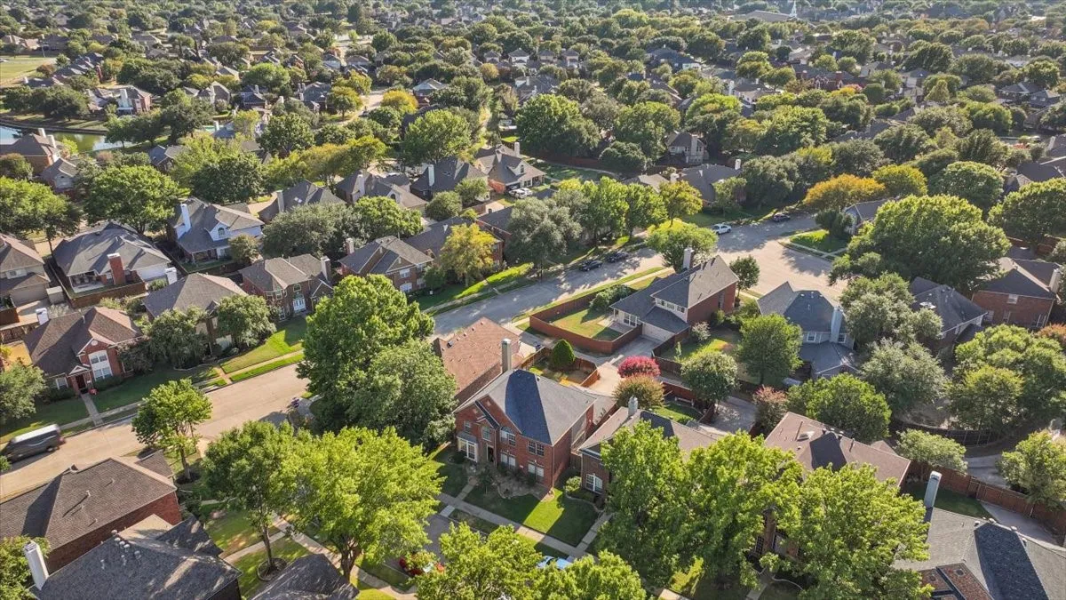 Single Family Residence For Sale in Dallas County , 707 Cheshire Drive, Coppell, Texas 75019, 4 Bedroom, 3 Bathroom, 2 Garage spaces, 2,402 Sqft, built in 1994, mls#21400784, Real Estate Agent in Coppell, Homes For Sale in Dallas county, Homes For Sale in Coppell, Realtor in Coppell Texas, Real Estate Brokerage Independent Realty Texas, Luminita Cordes Realtor