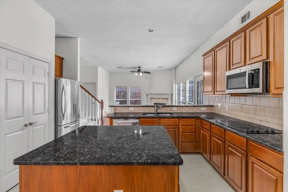 Single Family Residence For Sale in Dallas County , 707 Cheshire Drive, Coppell, Texas 75019, 4 Bedroom, 3 Bathroom, 2 Garage spaces, 2,402 Sqft, built in 1994, mls#21400784, Real Estate Agent in Coppell, Homes For Sale in Dallas county, Homes For Sale in Coppell, Realtor in Coppell Texas, Real Estate Brokerage Independent Realty Texas, Luminita Cordes Realtor
