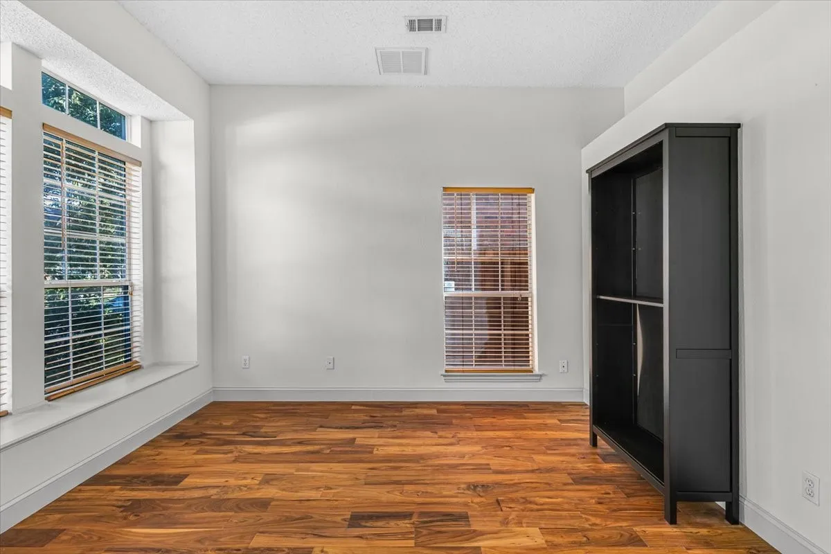 Single Family Residence For Sale in Dallas County , 707 Cheshire Drive, Coppell, Texas 75019, 4 Bedroom, 3 Bathroom, 2 Garage spaces, 2,402 Sqft, built in 1994, mls#21400784, Real Estate Agent in Coppell, Homes For Sale in Dallas county, Homes For Sale in Coppell, Realtor in Coppell Texas, Real Estate Brokerage Independent Realty Texas, Luminita Cordes Realtor