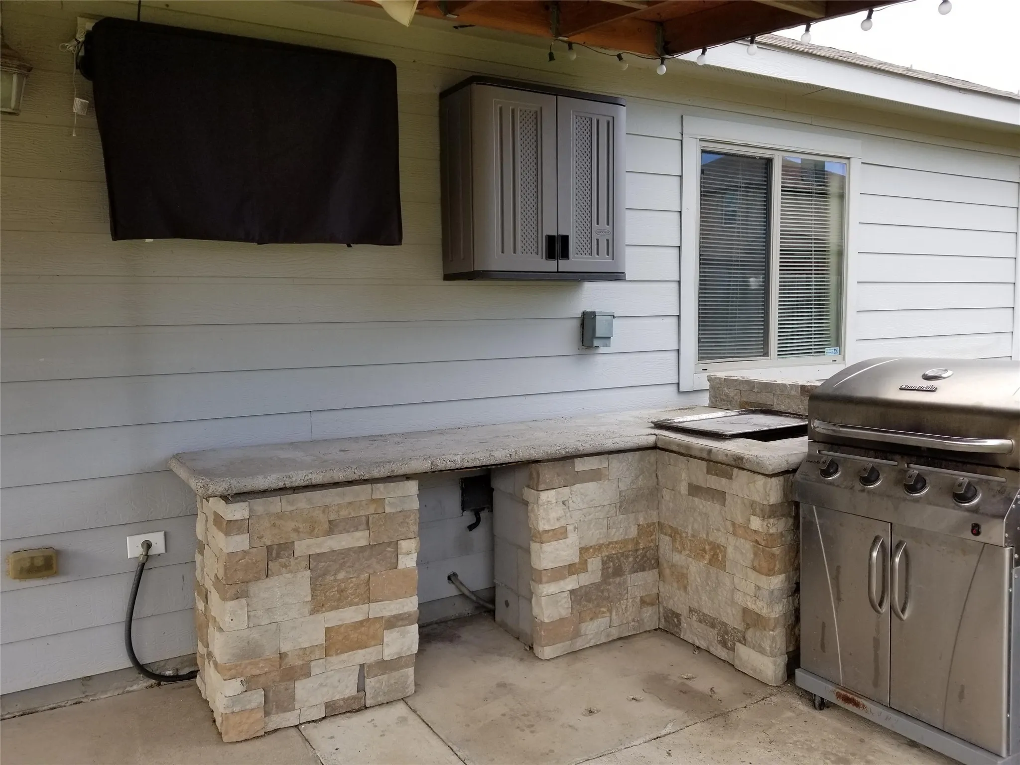 Single Family Residence For Sale in Denton County , 8812 Trailblazer Drive, Cross Roads, Texas 76227, 4 Bedroom, 2 Bathroom, 2 Garage spaces, 1,816 Sqft, built in 2007, mls#21399560, Real Estate Agent in Cross Roads, Homes For Sale in Denton county, Homes For Sale in Cross Roads, Realtor in Cross Roads Texas, Real Estate Brokerage Independent Realty Texas, Luminita Cordes Realtor