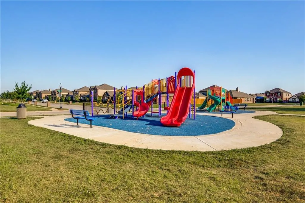 Single Family Residence For Sale in Denton County , 8812 Trailblazer Drive, Cross Roads, Texas 76227, 4 Bedroom, 2 Bathroom, 2 Garage spaces, 1,816 Sqft, built in 2007, mls#21399560, Real Estate Agent in Cross Roads, Homes For Sale in Denton county, Homes For Sale in Cross Roads, Realtor in Cross Roads Texas, Real Estate Brokerage Independent Realty Texas, Luminita Cordes Realtor