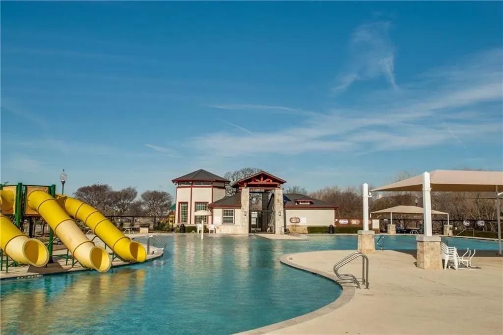 Single Family Residence For Sale in Denton County , 8812 Trailblazer Drive, Cross Roads, Texas 76227, 4 Bedroom, 2 Bathroom, 2 Garage spaces, 1,816 Sqft, built in 2007, mls#21399560, Real Estate Agent in Cross Roads, Homes For Sale in Denton county, Homes For Sale in Cross Roads, Realtor in Cross Roads Texas, Real Estate Brokerage Independent Realty Texas, Luminita Cordes Realtor