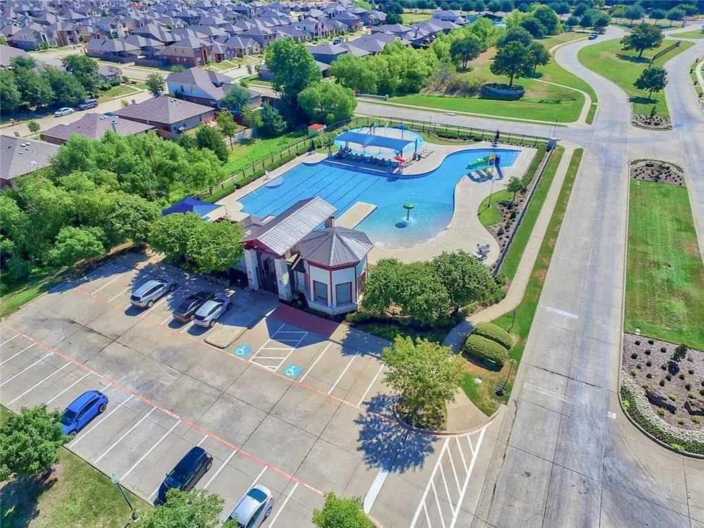 Single Family Residence For Sale in Denton County , 8812 Trailblazer Drive, Cross Roads, Texas 76227, 4 Bedroom, 2 Bathroom, 2 Garage spaces, 1,816 Sqft, built in 2007, mls#21399560, Real Estate Agent in Cross Roads, Homes For Sale in Denton county, Homes For Sale in Cross Roads, Realtor in Cross Roads Texas, Real Estate Brokerage Independent Realty Texas, Luminita Cordes Realtor