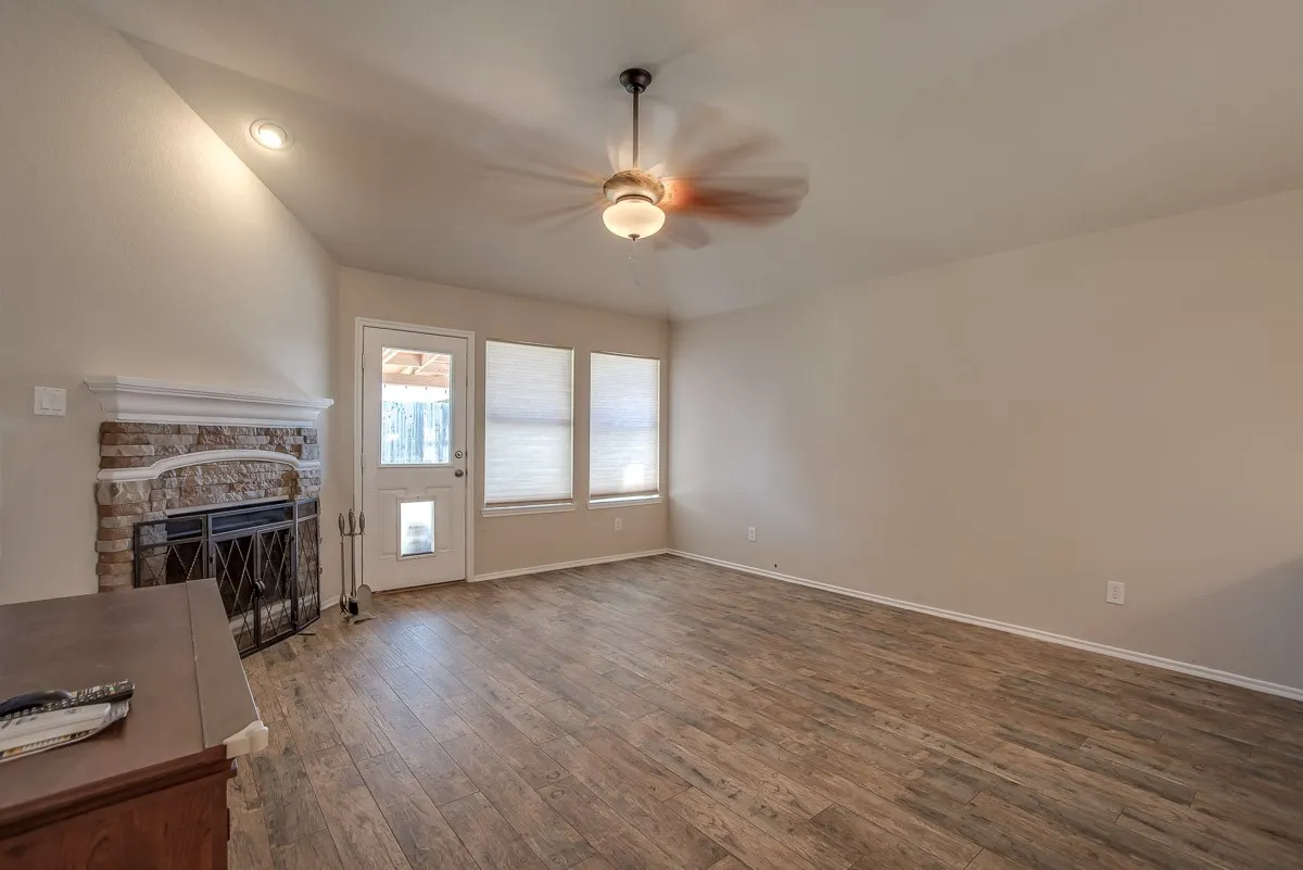 Single Family Residence For Sale in Denton County , 8812 Trailblazer Drive, Cross Roads, Texas 76227, 4 Bedroom, 2 Bathroom, 2 Garage spaces, 1,816 Sqft, built in 2007, mls#21399560, Real Estate Agent in Cross Roads, Homes For Sale in Denton county, Homes For Sale in Cross Roads, Realtor in Cross Roads Texas, Real Estate Brokerage Independent Realty Texas, Luminita Cordes Realtor
