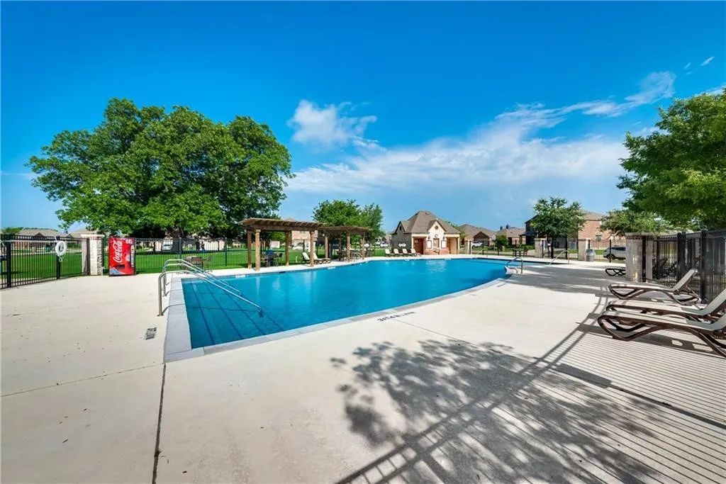Single Family Residence For Sale in Denton County , 8812 Trailblazer Drive, Cross Roads, Texas 76227, 4 Bedroom, 2 Bathroom, 2 Garage spaces, 1,816 Sqft, built in 2007, mls#21399560, Real Estate Agent in Cross Roads, Homes For Sale in Denton county, Homes For Sale in Cross Roads, Realtor in Cross Roads Texas, Real Estate Brokerage Independent Realty Texas, Luminita Cordes Realtor