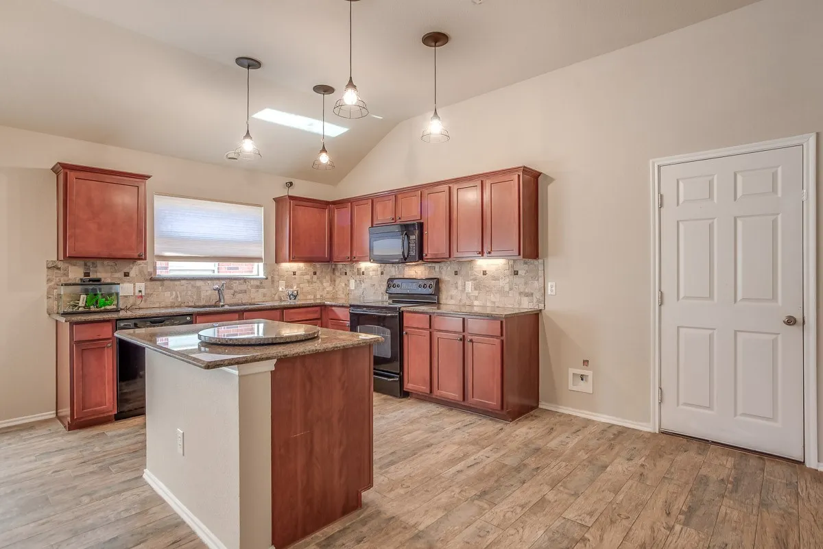 Single Family Residence For Sale in Denton County , 8812 Trailblazer Drive, Cross Roads, Texas 76227, 4 Bedroom, 2 Bathroom, 2 Garage spaces, 1,816 Sqft, built in 2007, mls#21399560, Real Estate Agent in Cross Roads, Homes For Sale in Denton county, Homes For Sale in Cross Roads, Realtor in Cross Roads Texas, Real Estate Brokerage Independent Realty Texas, Luminita Cordes Realtor