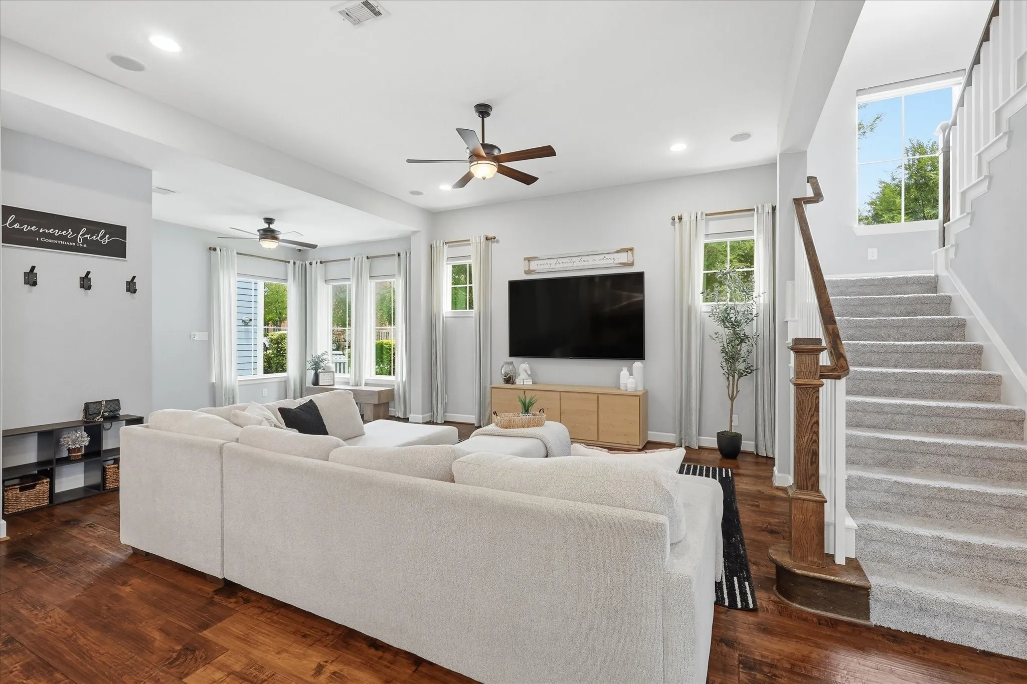 Single Family Residence For Sale in Tarrant County , 6000 Monterey Mews, North Richland Hills, Texas 76180, 5 Bedroom, 5 Bathroom, 2 Garage spaces, 3,663 Sqft, built in 2016, mls#21396291, Real Estate Agent in North Richland Hills, Homes For Sale in Tarrant county, Homes For Sale in North Richland Hills, Realtor in North Richland Hills Texas, Real Estate Brokerage Independent Realty Texas, Luminita Cordes Realtor