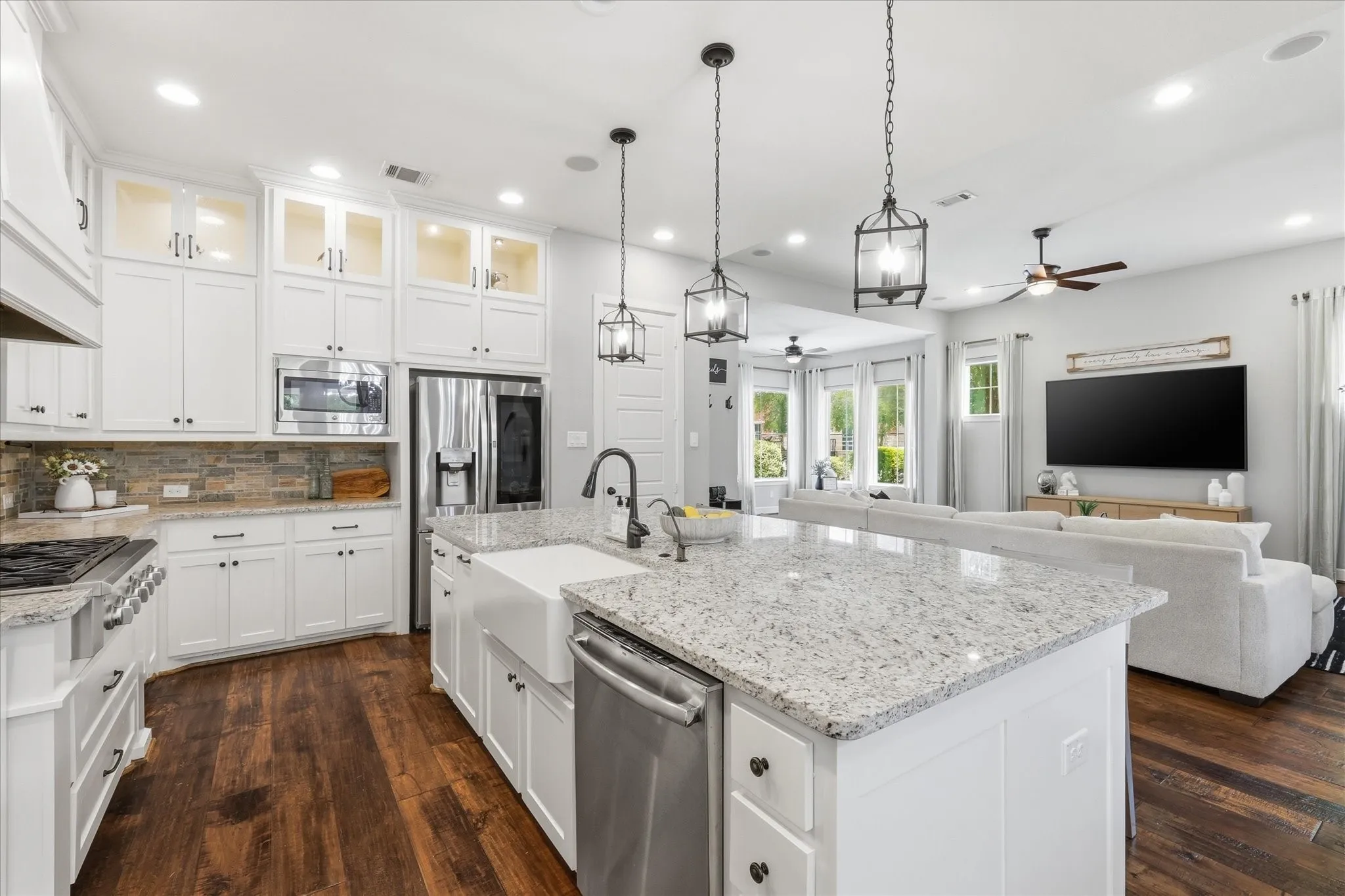 Single Family Residence For Sale in Tarrant County , 6000 Monterey Mews, North Richland Hills, Texas 76180, 5 Bedroom, 5 Bathroom, 2 Garage spaces, 3,663 Sqft, built in 2016, mls#21396291, Real Estate Agent in North Richland Hills, Homes For Sale in Tarrant county, Homes For Sale in North Richland Hills, Realtor in North Richland Hills Texas, Real Estate Brokerage Independent Realty Texas, Luminita Cordes Realtor