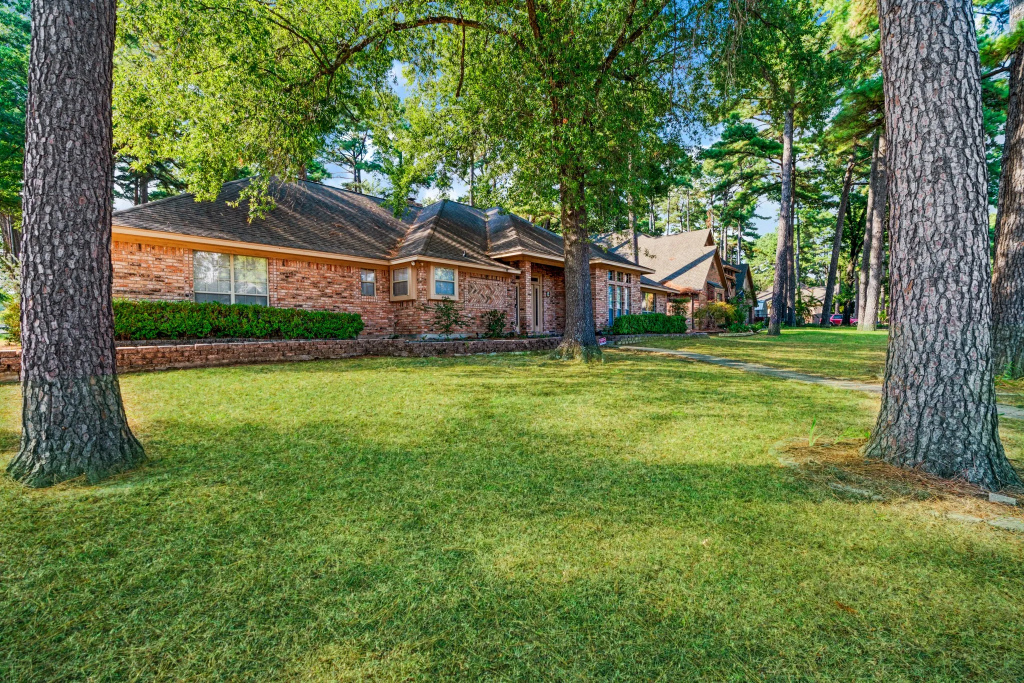 Single Family Residence For Sale in Lamar County , 449 Timber Brook Drive, Reno, Texas 75462, 4 Bedroom, 3 Bathroom, 2 Garage spaces, 2,864 Sqft, built in 1988, mls#21400277, Real Estate Agent in Reno, Homes For Sale in Lamar county, Homes For Sale in Reno, Realtor in Reno Texas, Real Estate Brokerage Independent Realty Texas, Luminita Cordes Realtor