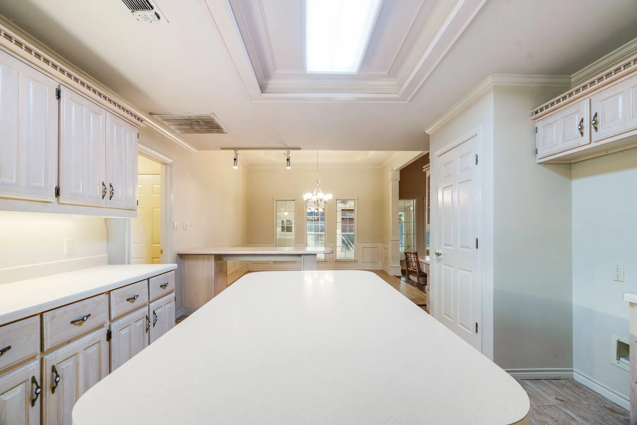 Single Family Residence For Sale in Lamar County , 449 Timber Brook Drive, Reno, Texas 75462, 4 Bedroom, 3 Bathroom, 2 Garage spaces, 2,864 Sqft, built in 1988, mls#21400277, Real Estate Agent in Reno, Homes For Sale in Lamar county, Homes For Sale in Reno, Realtor in Reno Texas, Real Estate Brokerage Independent Realty Texas, Luminita Cordes Realtor