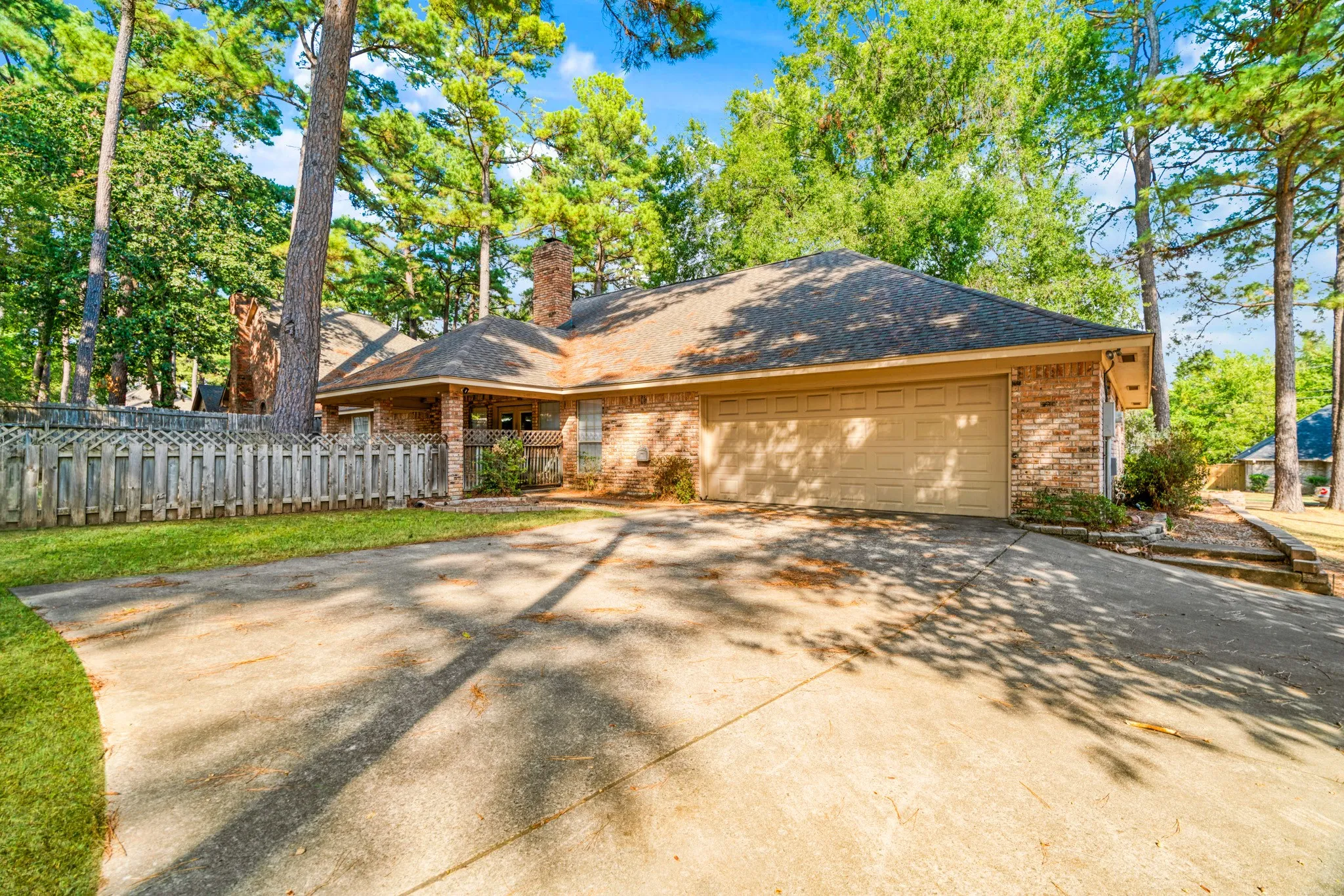 Single Family Residence For Sale in Lamar County , 449 Timber Brook Drive, Reno, Texas 75462, 4 Bedroom, 3 Bathroom, 2 Garage spaces, 2,864 Sqft, built in 1988, mls#21400277, Real Estate Agent in Reno, Homes For Sale in Lamar county, Homes For Sale in Reno, Realtor in Reno Texas, Real Estate Brokerage Independent Realty Texas, Luminita Cordes Realtor