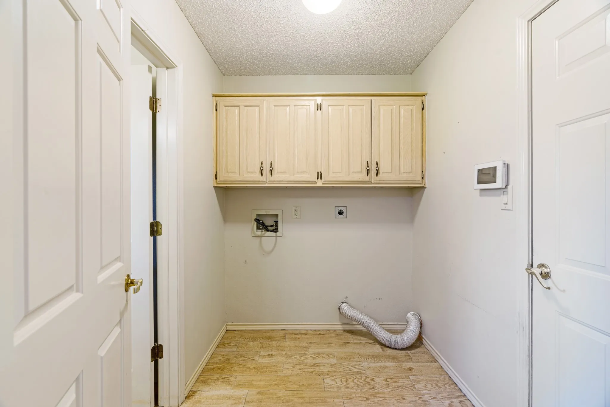 Single Family Residence For Sale in Lamar County , 449 Timber Brook Drive, Reno, Texas 75462, 4 Bedroom, 3 Bathroom, 2 Garage spaces, 2,864 Sqft, built in 1988, mls#21400277, Real Estate Agent in Reno, Homes For Sale in Lamar county, Homes For Sale in Reno, Realtor in Reno Texas, Real Estate Brokerage Independent Realty Texas, Luminita Cordes Realtor