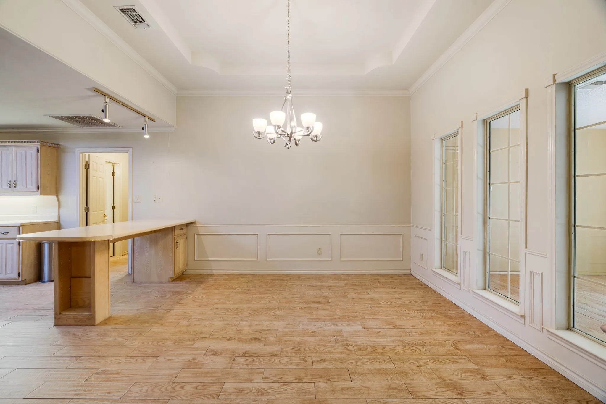 Single Family Residence For Sale in Lamar County , 449 Timber Brook Drive, Reno, Texas 75462, 4 Bedroom, 3 Bathroom, 2 Garage spaces, 2,864 Sqft, built in 1988, mls#21400277, Real Estate Agent in Reno, Homes For Sale in Lamar county, Homes For Sale in Reno, Realtor in Reno Texas, Real Estate Brokerage Independent Realty Texas, Luminita Cordes Realtor
