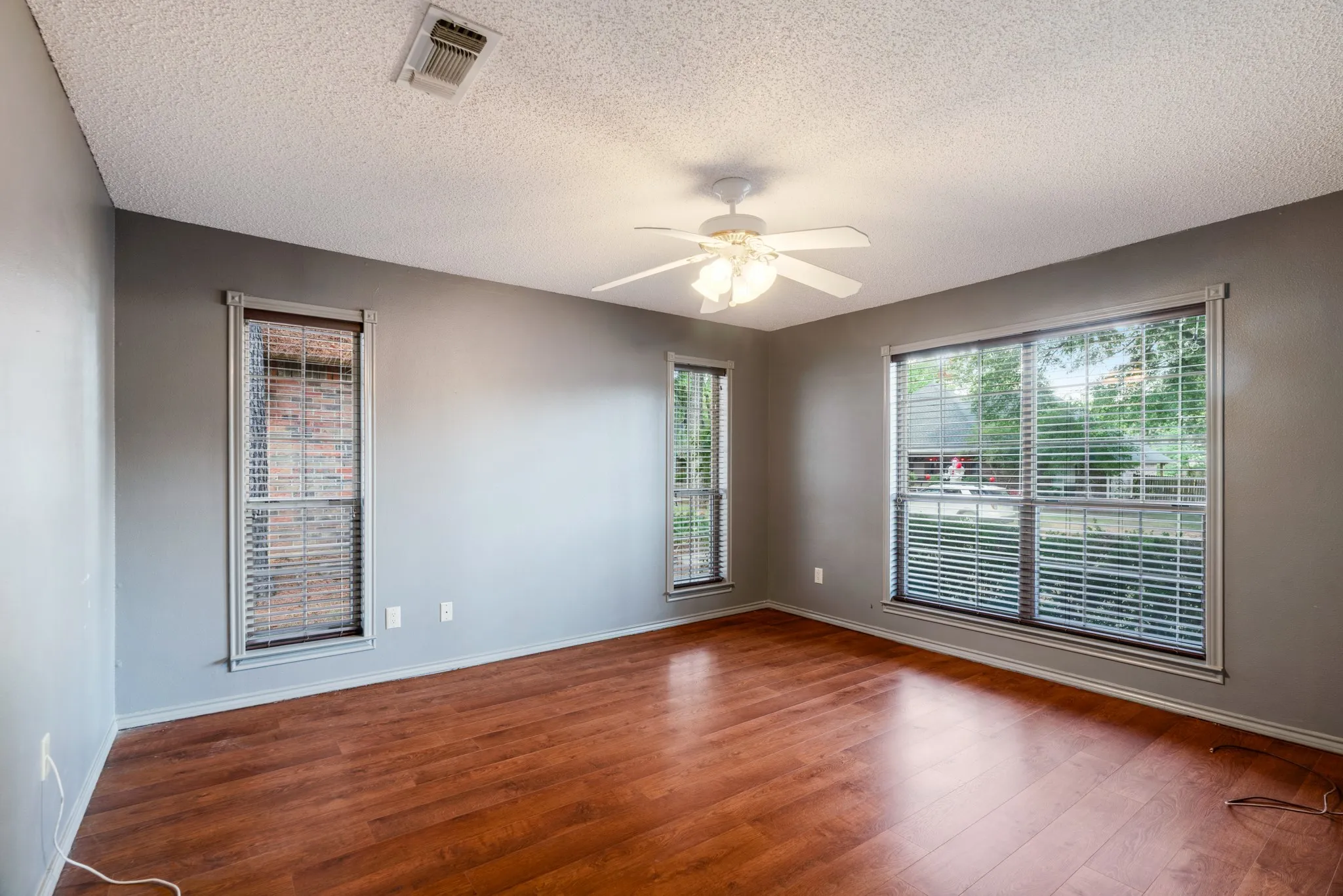 Single Family Residence For Sale in Lamar County , 449 Timber Brook Drive, Reno, Texas 75462, 4 Bedroom, 3 Bathroom, 2 Garage spaces, 2,864 Sqft, built in 1988, mls#21400277, Real Estate Agent in Reno, Homes For Sale in Lamar county, Homes For Sale in Reno, Realtor in Reno Texas, Real Estate Brokerage Independent Realty Texas, Luminita Cordes Realtor