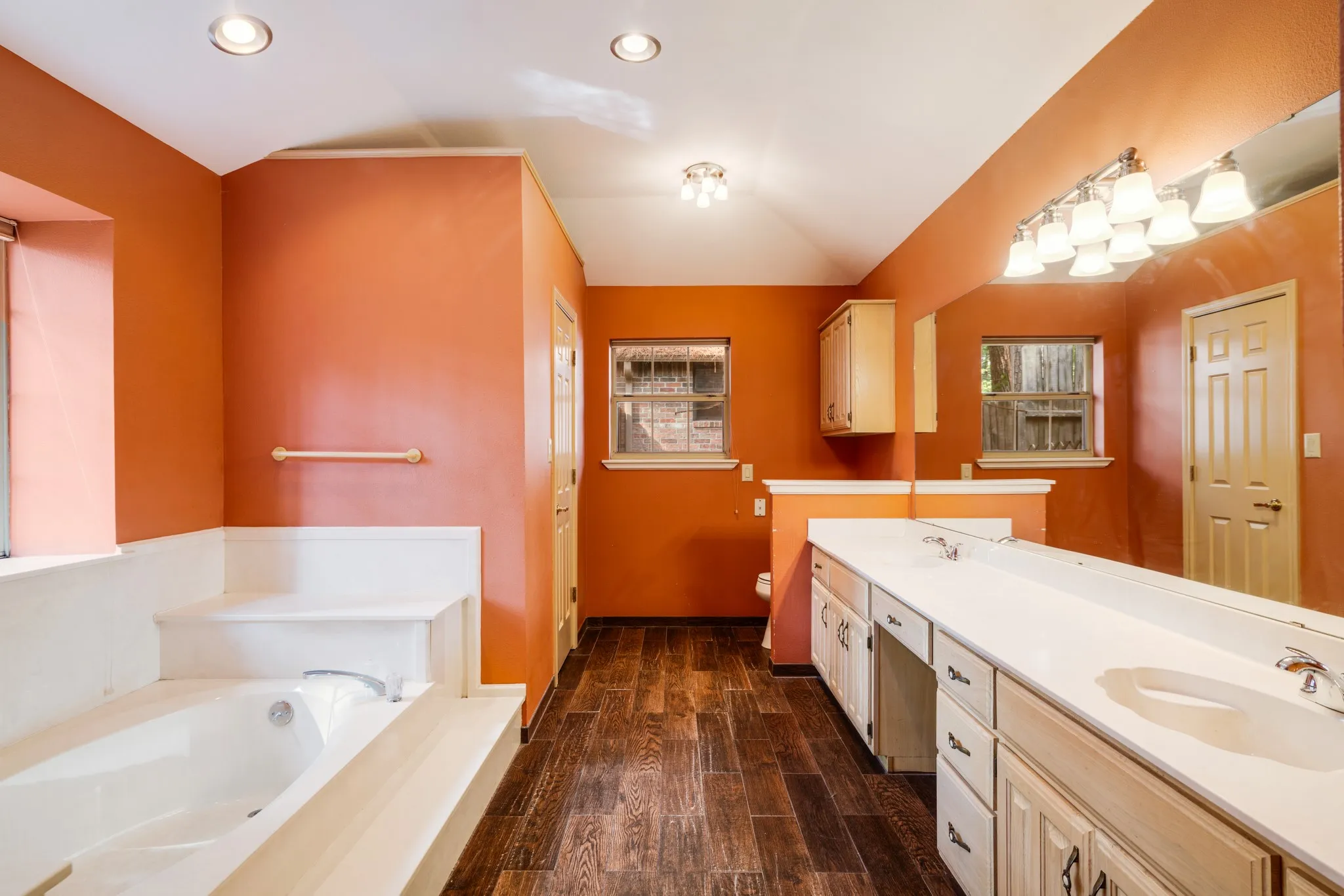 Single Family Residence For Sale in Lamar County , 449 Timber Brook Drive, Reno, Texas 75462, 4 Bedroom, 3 Bathroom, 2 Garage spaces, 2,864 Sqft, built in 1988, mls#21400277, Real Estate Agent in Reno, Homes For Sale in Lamar county, Homes For Sale in Reno, Realtor in Reno Texas, Real Estate Brokerage Independent Realty Texas, Luminita Cordes Realtor