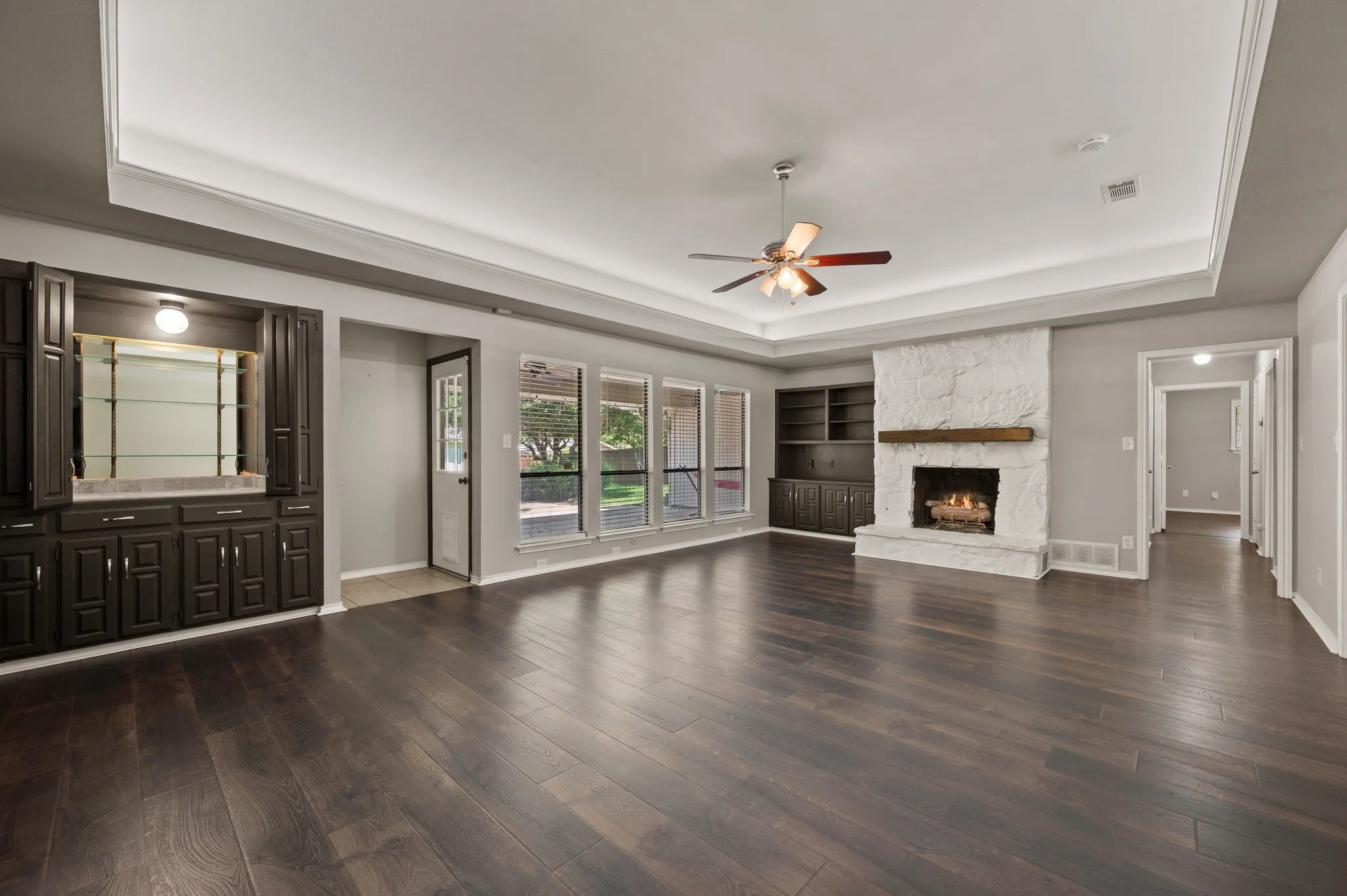 Single Family Residence For Rent in Dallas County , 1305 Tierra Calle, Carrollton, Texas 75006, 3 Bedroom, 2 Bathroom, 2 Garage spaces, 2,073 Sqft, built in 1977, mls#21400792, Real Estate Agent in Carrollton, Homes For Rent in Dallas county, Homes For Rent in Carrollton, Realtor in Carrollton Texas, Real Estate Brokerage Independent Realty Texas, Luminita Cordes Realtor