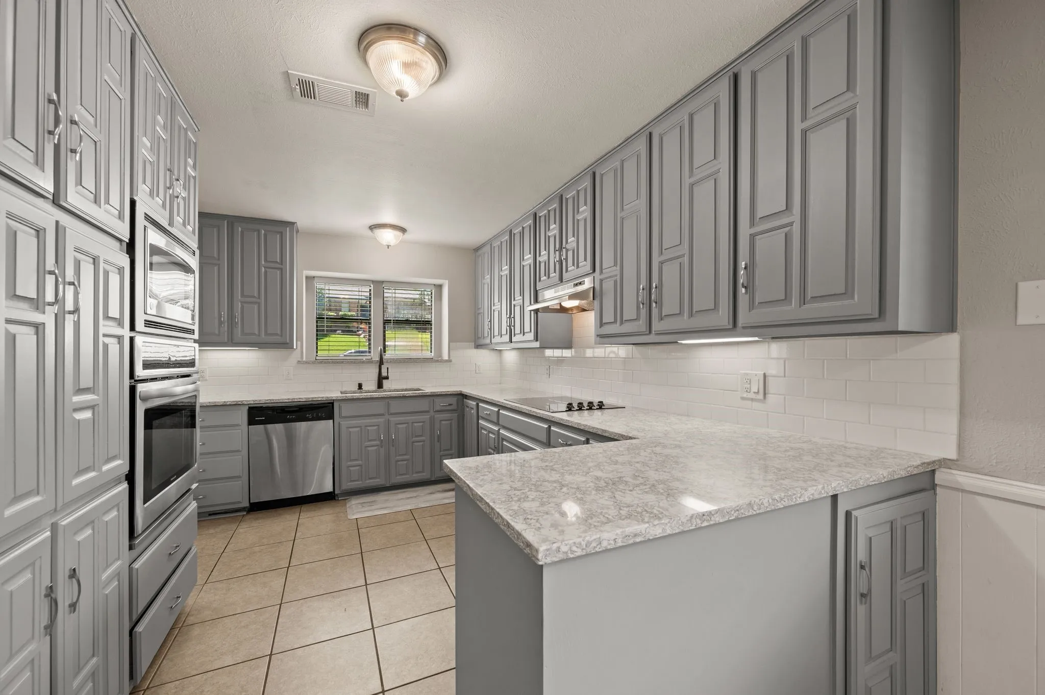 Single Family Residence For Rent in Dallas County , 1305 Tierra Calle, Carrollton, Texas 75006, 3 Bedroom, 2 Bathroom, 2 Garage spaces, 2,073 Sqft, built in 1977, mls#21400792, Real Estate Agent in Carrollton, Homes For Rent in Dallas county, Homes For Rent in Carrollton, Realtor in Carrollton Texas, Real Estate Brokerage Independent Realty Texas, Luminita Cordes Realtor