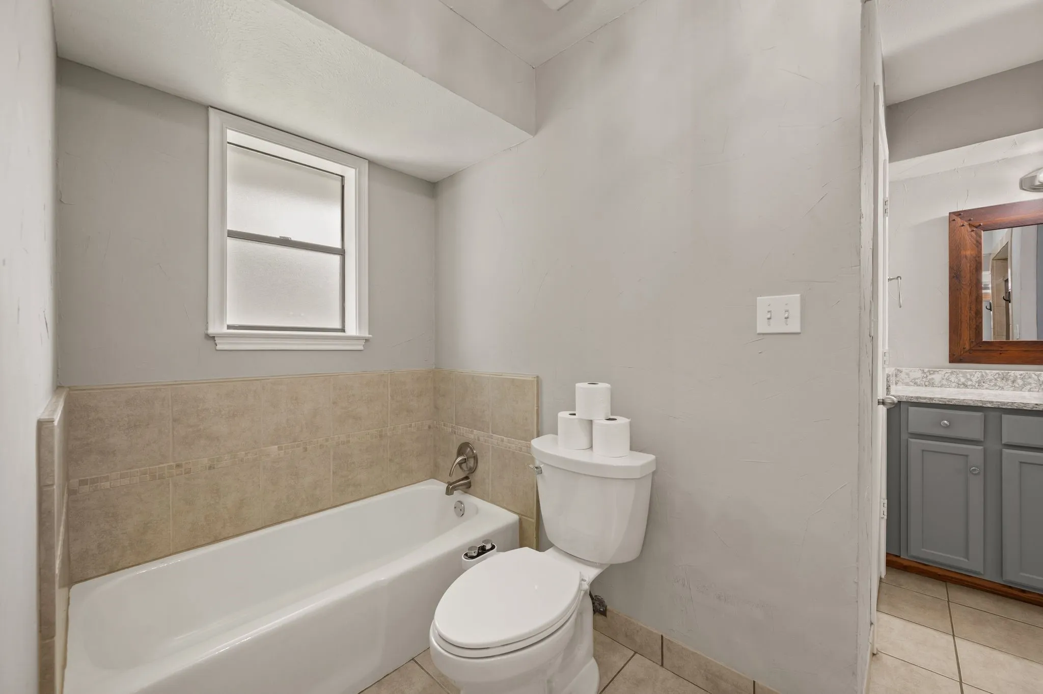 Single Family Residence For Rent in Dallas County , 1305 Tierra Calle, Carrollton, Texas 75006, 3 Bedroom, 2 Bathroom, 2 Garage spaces, 2,073 Sqft, built in 1977, mls#21400792, Real Estate Agent in Carrollton, Homes For Rent in Dallas county, Homes For Rent in Carrollton, Realtor in Carrollton Texas, Real Estate Brokerage Independent Realty Texas, Luminita Cordes Realtor