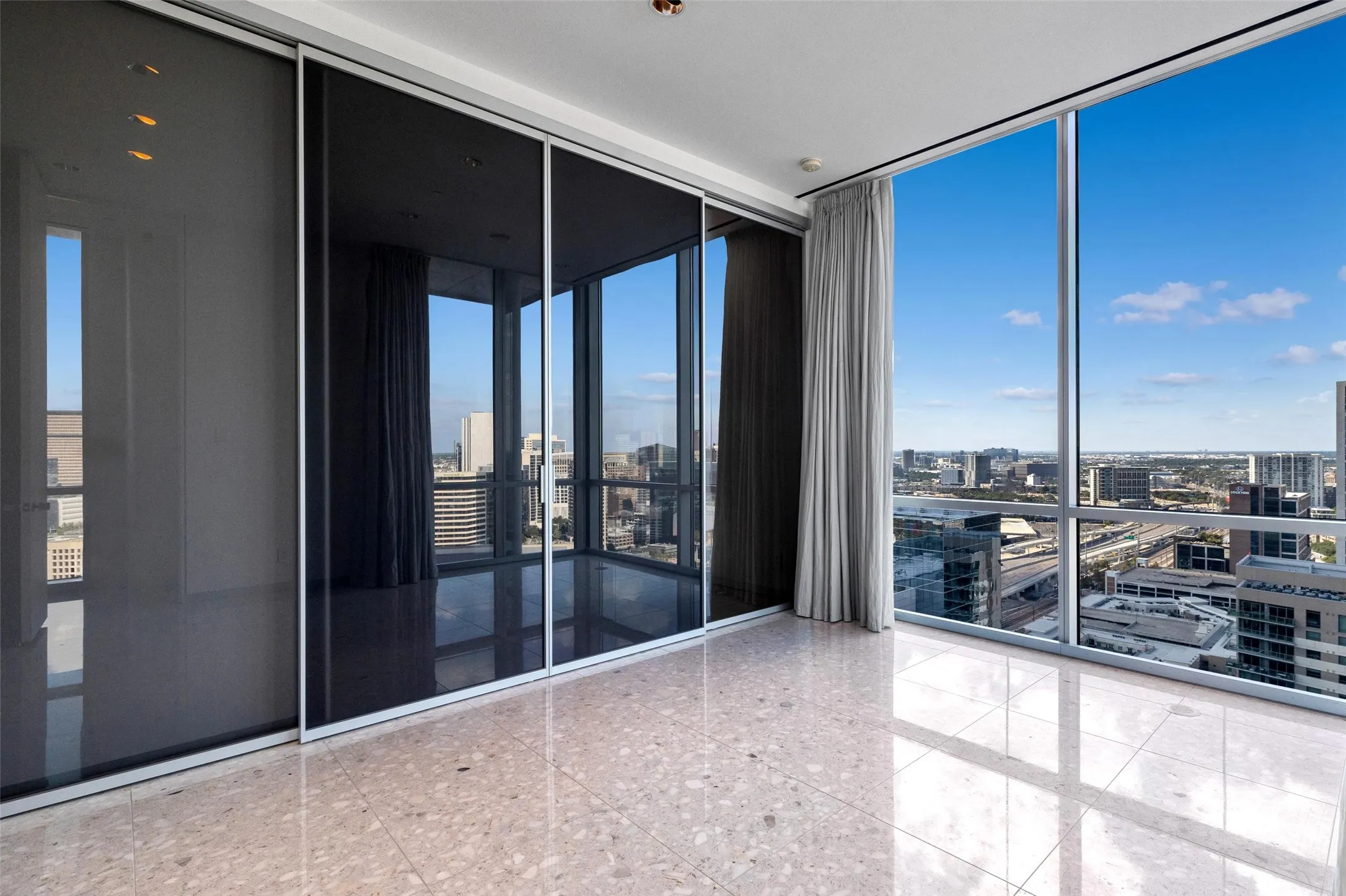 Condominium For Sale in Dallas County , 2200 Victory Avenue 2701, Dallas, Texas 75219, 3 Bedroom, 5 Bathroom, 2 Garage spaces, 4,857 Sqft, built in 2007, mls#21374778, Real Estate Agent in Dallas, Homes For Sale in Dallas county, Homes For Sale in Dallas, Realtor in Dallas Texas, Real Estate Brokerage Independent Realty Texas, Luminita Cordes Realtor