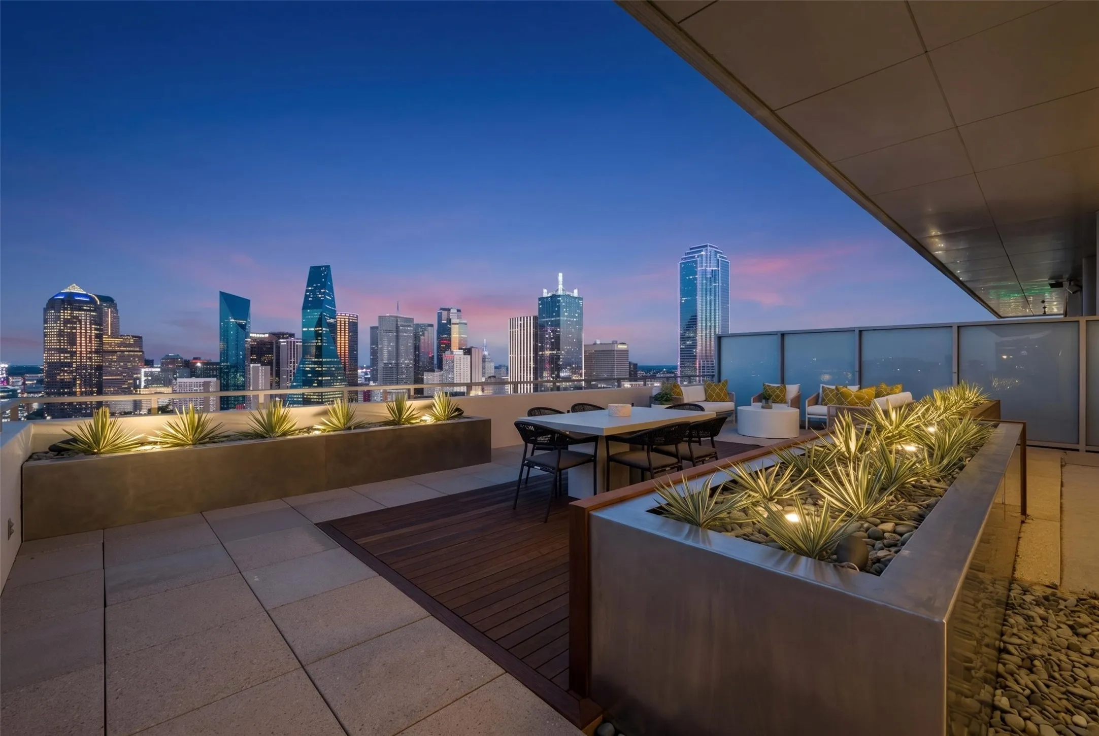 Condominium For Sale in Dallas County , 2200 Victory Avenue 2701, Dallas, Texas 75219, 3 Bedroom, 5 Bathroom, 2 Garage spaces, 4,857 Sqft, built in 2007, mls#21374778, Real Estate Agent in Dallas, Homes For Sale in Dallas county, Homes For Sale in Dallas, Realtor in Dallas Texas, Real Estate Brokerage Independent Realty Texas, Luminita Cordes Realtor