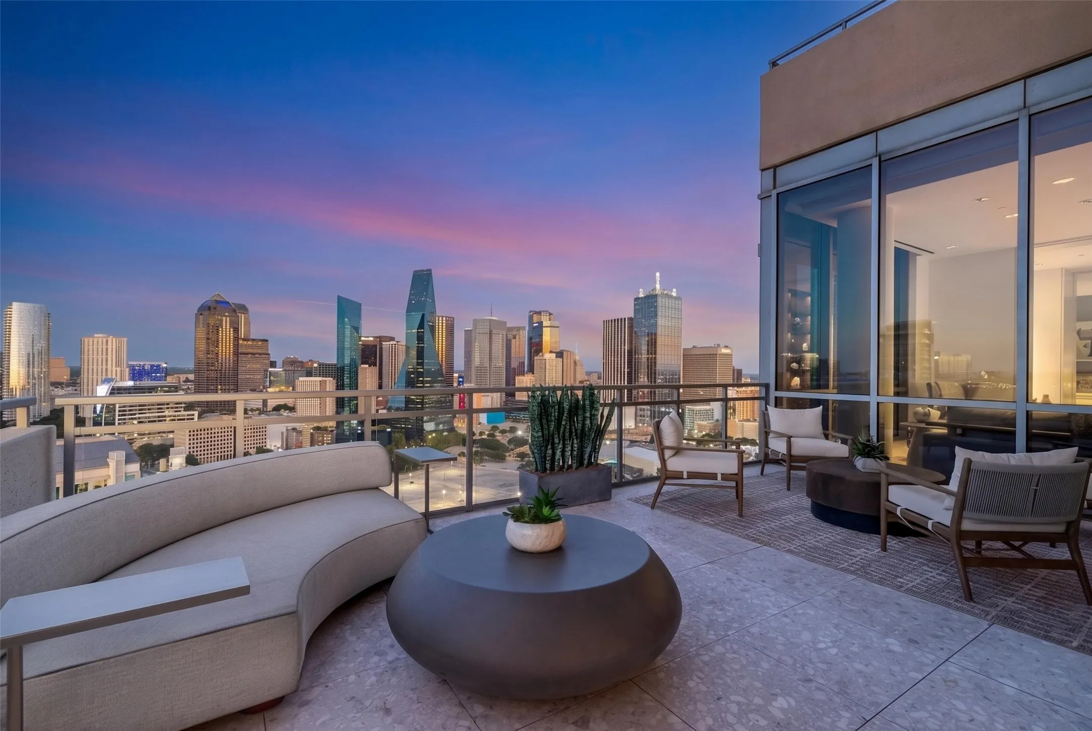 Condominium For Sale in Dallas County , 2200 Victory Avenue 2701, Dallas, Texas 75219, 3 Bedroom, 5 Bathroom, 2 Garage spaces, 4,857 Sqft, built in 2007, mls#21374778, Real Estate Agent in Dallas, Homes For Sale in Dallas county, Homes For Sale in Dallas, Realtor in Dallas Texas, Real Estate Brokerage Independent Realty Texas, Luminita Cordes Realtor