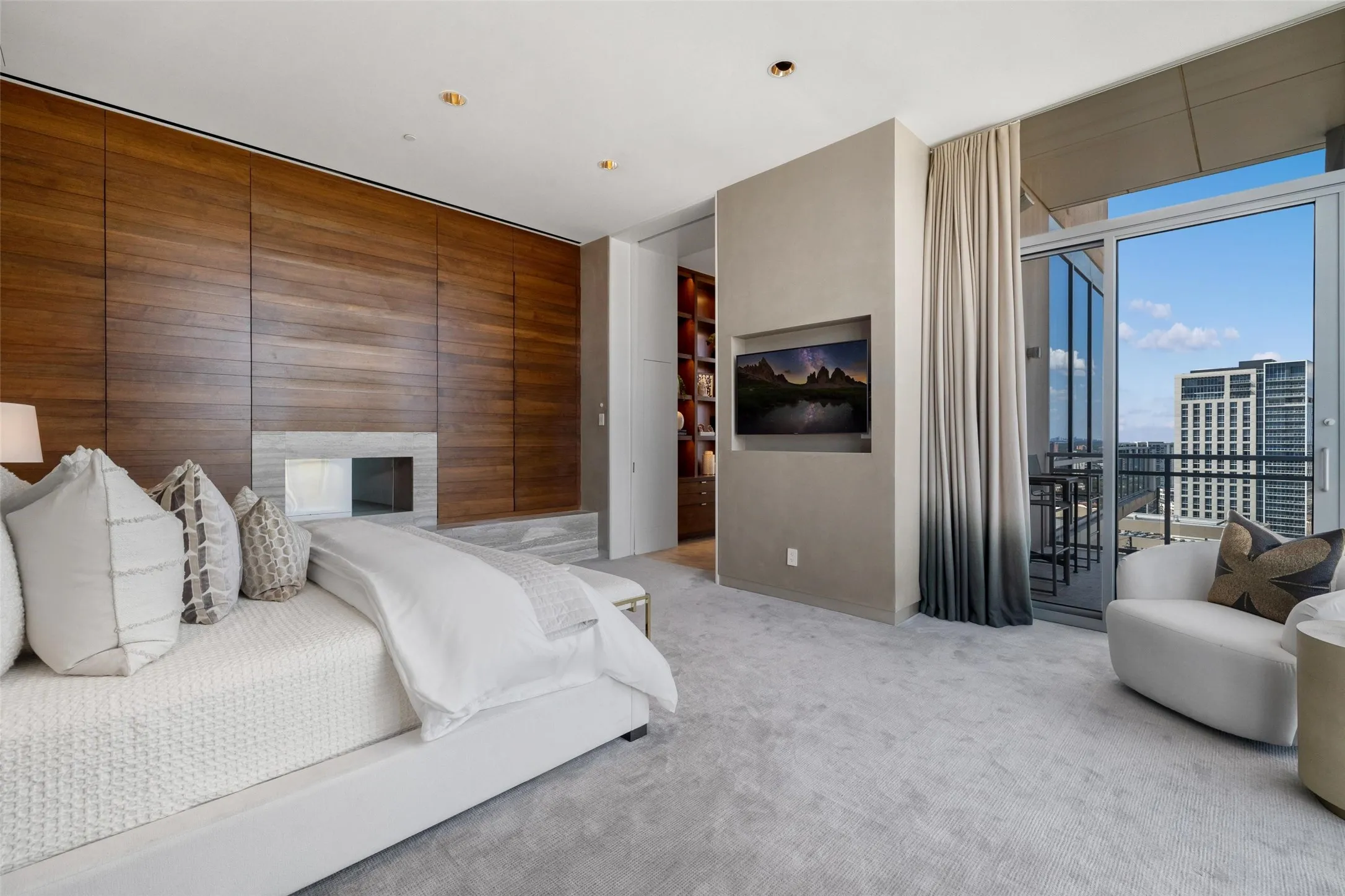 Condominium For Sale in Dallas County , 2200 Victory Avenue 2701, Dallas, Texas 75219, 3 Bedroom, 5 Bathroom, 2 Garage spaces, 4,857 Sqft, built in 2007, mls#21374778, Real Estate Agent in Dallas, Homes For Sale in Dallas county, Homes For Sale in Dallas, Realtor in Dallas Texas, Real Estate Brokerage Independent Realty Texas, Luminita Cordes Realtor
