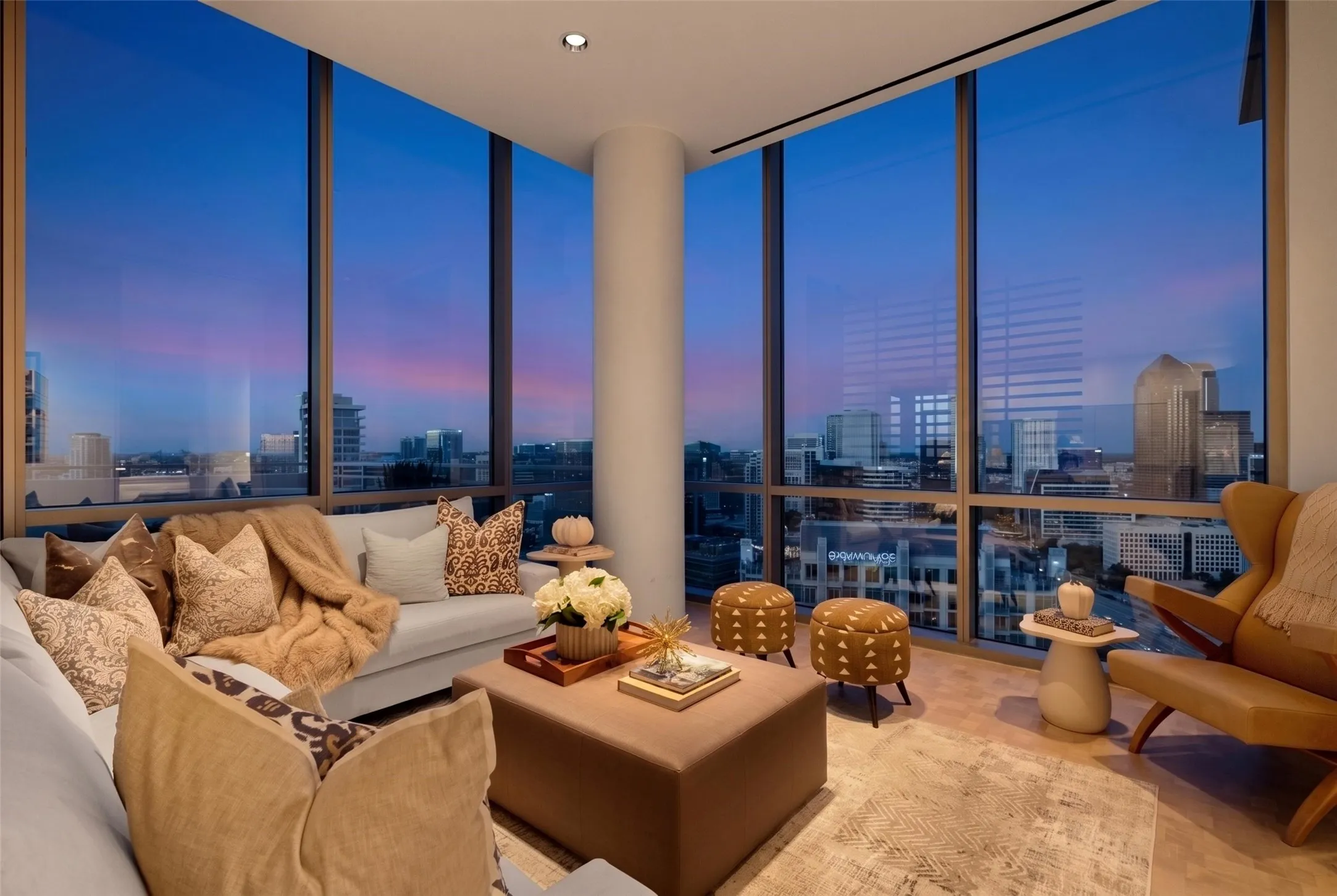 Condominium For Sale in Dallas County , 2200 Victory Avenue 2701, Dallas, Texas 75219, 3 Bedroom, 5 Bathroom, 2 Garage spaces, 4,857 Sqft, built in 2007, mls#21374778, Real Estate Agent in Dallas, Homes For Sale in Dallas county, Homes For Sale in Dallas, Realtor in Dallas Texas, Real Estate Brokerage Independent Realty Texas, Luminita Cordes Realtor