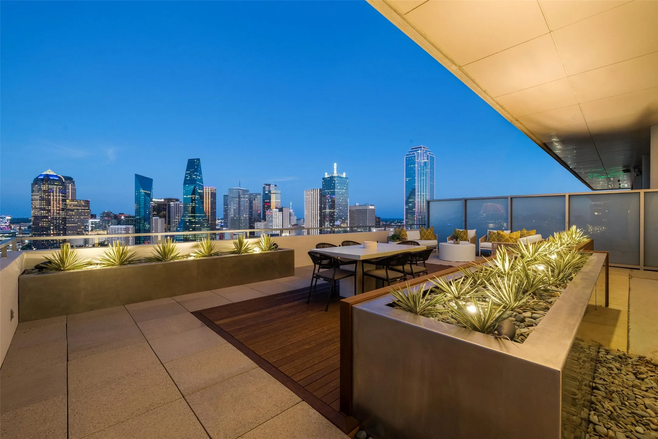Condominium For Sale in Dallas County , 2200 Victory Avenue 2701, Dallas, Texas 75219, 3 Bedroom, 5 Bathroom, 2 Garage spaces, 4,857 Sqft, built in 2007, mls#21374778, Real Estate Agent in Dallas, Homes For Sale in Dallas county, Homes For Sale in Dallas, Realtor in Dallas Texas, Real Estate Brokerage Independent Realty Texas, Luminita Cordes Realtor