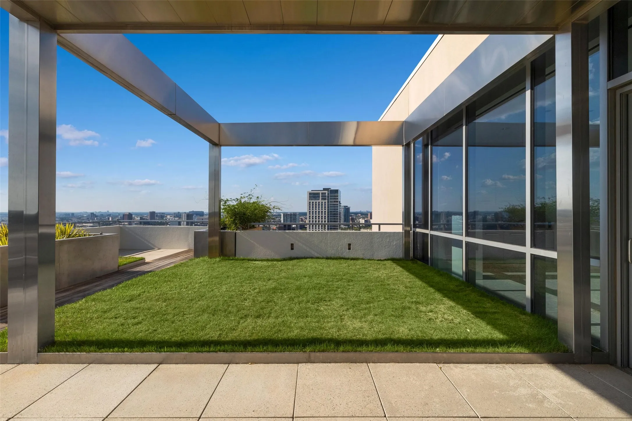 Condominium For Sale in Dallas County , 2200 Victory Avenue 2701, Dallas, Texas 75219, 3 Bedroom, 5 Bathroom, 2 Garage spaces, 4,857 Sqft, built in 2007, mls#21374778, Real Estate Agent in Dallas, Homes For Sale in Dallas county, Homes For Sale in Dallas, Realtor in Dallas Texas, Real Estate Brokerage Independent Realty Texas, Luminita Cordes Realtor