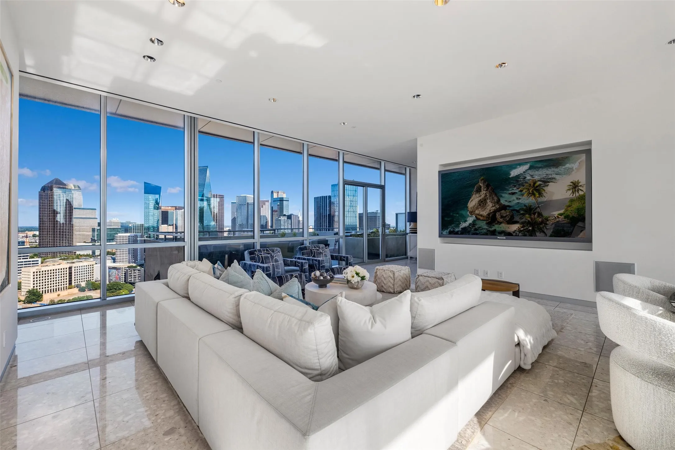 Condominium For Sale in Dallas County , 2200 Victory Avenue 2701, Dallas, Texas 75219, 3 Bedroom, 5 Bathroom, 2 Garage spaces, 4,857 Sqft, built in 2007, mls#21374778, Real Estate Agent in Dallas, Homes For Sale in Dallas county, Homes For Sale in Dallas, Realtor in Dallas Texas, Real Estate Brokerage Independent Realty Texas, Luminita Cordes Realtor