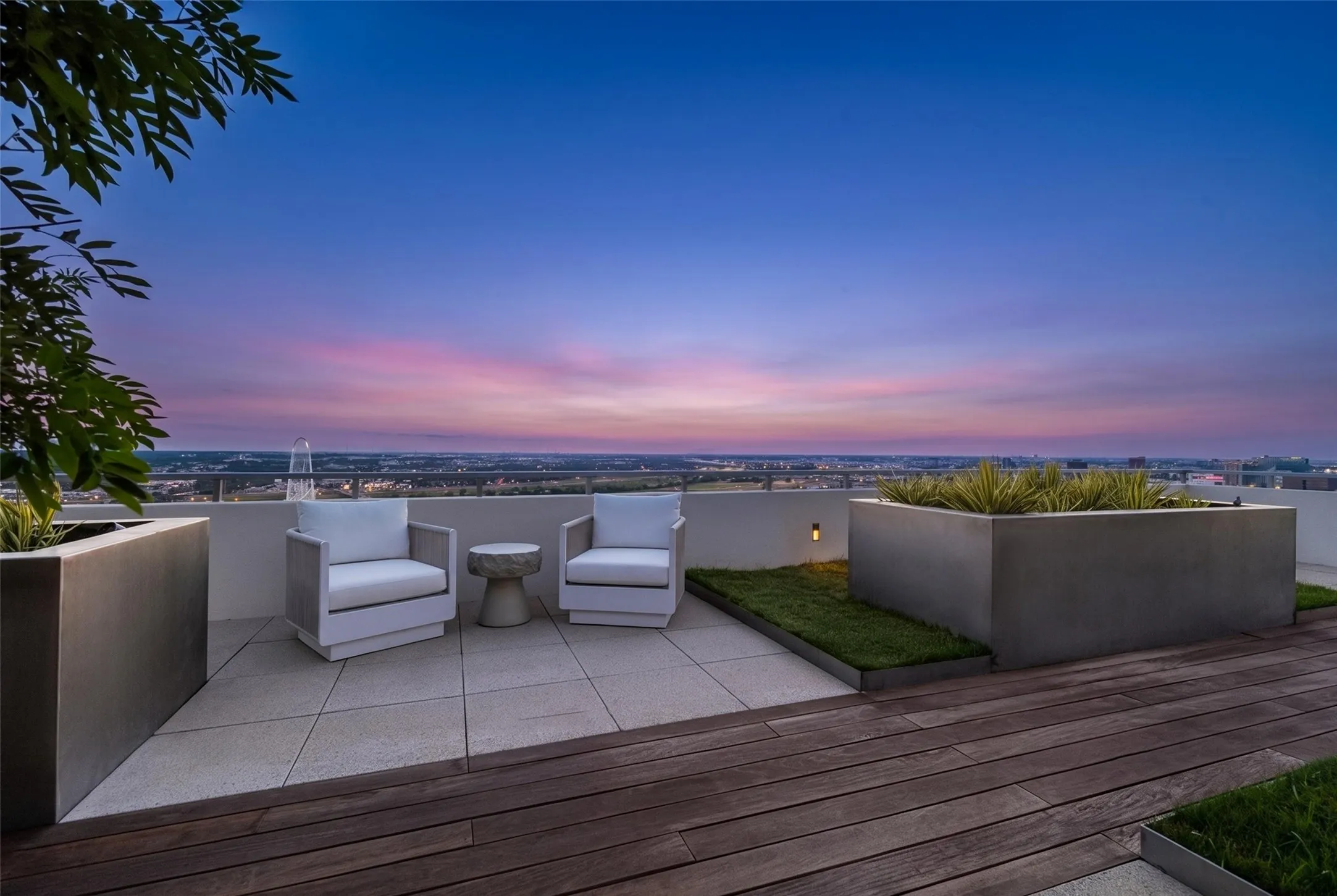 Condominium For Sale in Dallas County , 2200 Victory Avenue 2701, Dallas, Texas 75219, 3 Bedroom, 5 Bathroom, 2 Garage spaces, 4,857 Sqft, built in 2007, mls#21374778, Real Estate Agent in Dallas, Homes For Sale in Dallas county, Homes For Sale in Dallas, Realtor in Dallas Texas, Real Estate Brokerage Independent Realty Texas, Luminita Cordes Realtor
