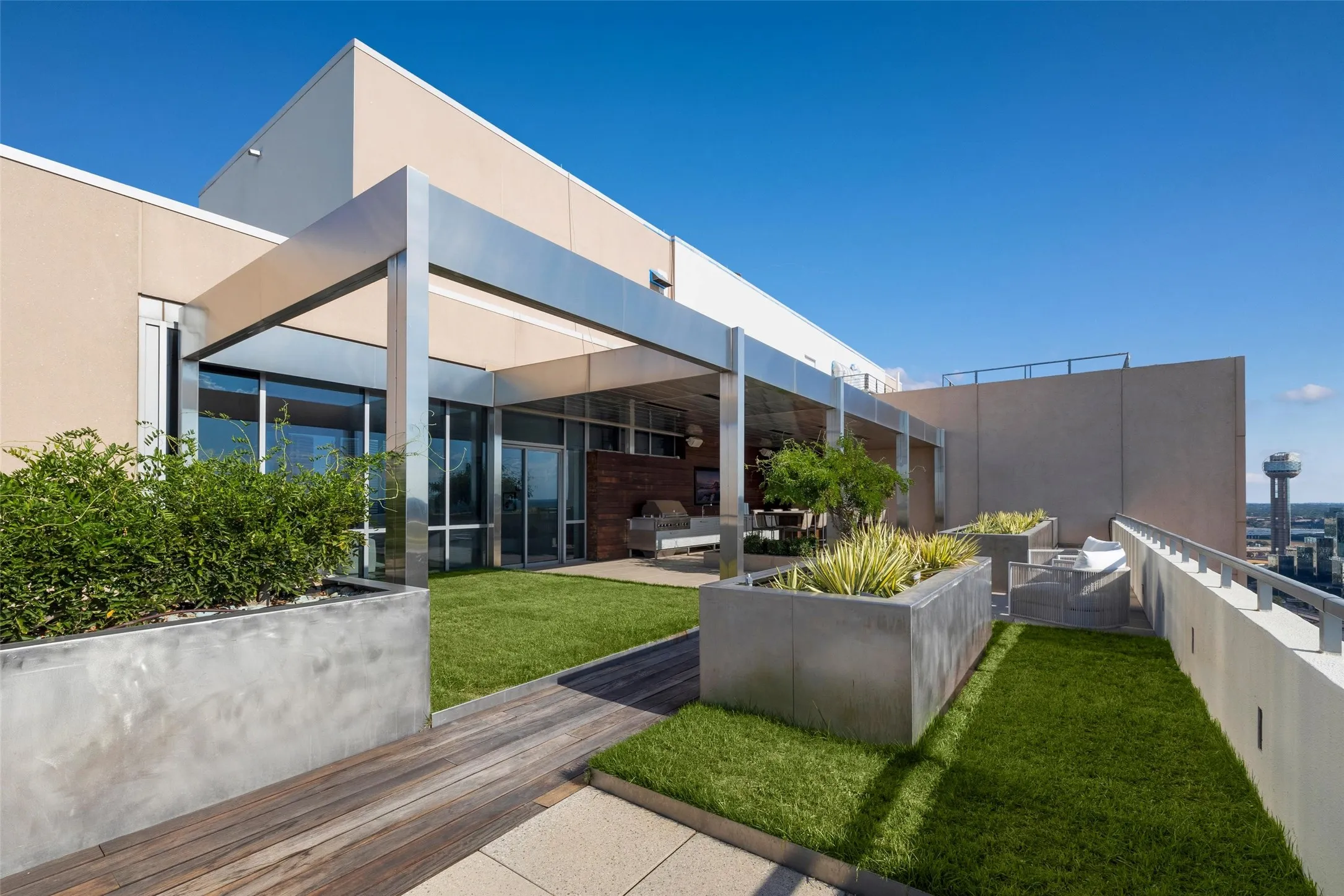 Condominium For Sale in Dallas County , 2200 Victory Avenue 2701, Dallas, Texas 75219, 3 Bedroom, 5 Bathroom, 2 Garage spaces, 4,857 Sqft, built in 2007, mls#21374778, Real Estate Agent in Dallas, Homes For Sale in Dallas county, Homes For Sale in Dallas, Realtor in Dallas Texas, Real Estate Brokerage Independent Realty Texas, Luminita Cordes Realtor