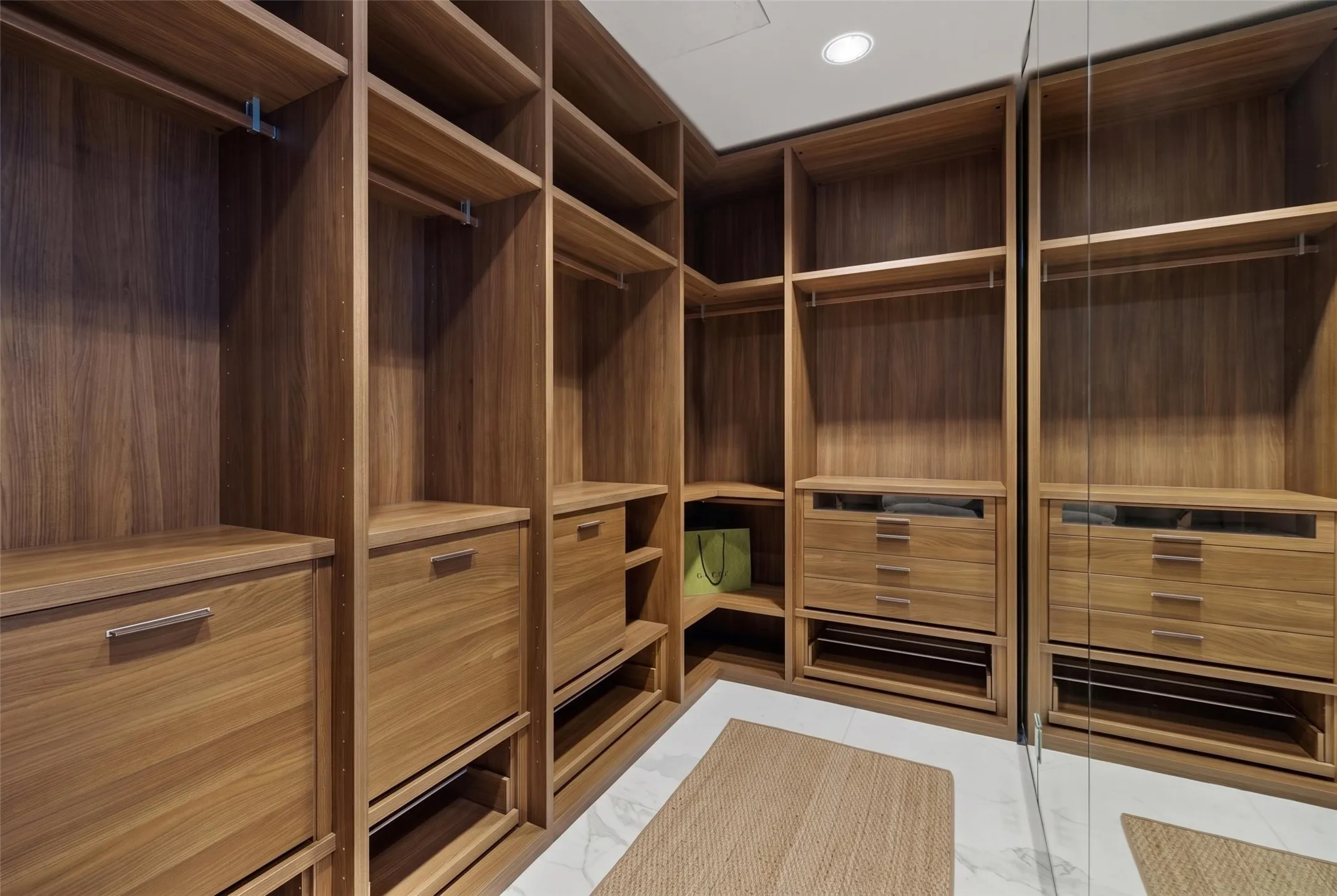 Condominium For Sale in Dallas County , 2200 Victory Avenue 2701, Dallas, Texas 75219, 3 Bedroom, 5 Bathroom, 2 Garage spaces, 4,857 Sqft, built in 2007, mls#21374778, Real Estate Agent in Dallas, Homes For Sale in Dallas county, Homes For Sale in Dallas, Realtor in Dallas Texas, Real Estate Brokerage Independent Realty Texas, Luminita Cordes Realtor