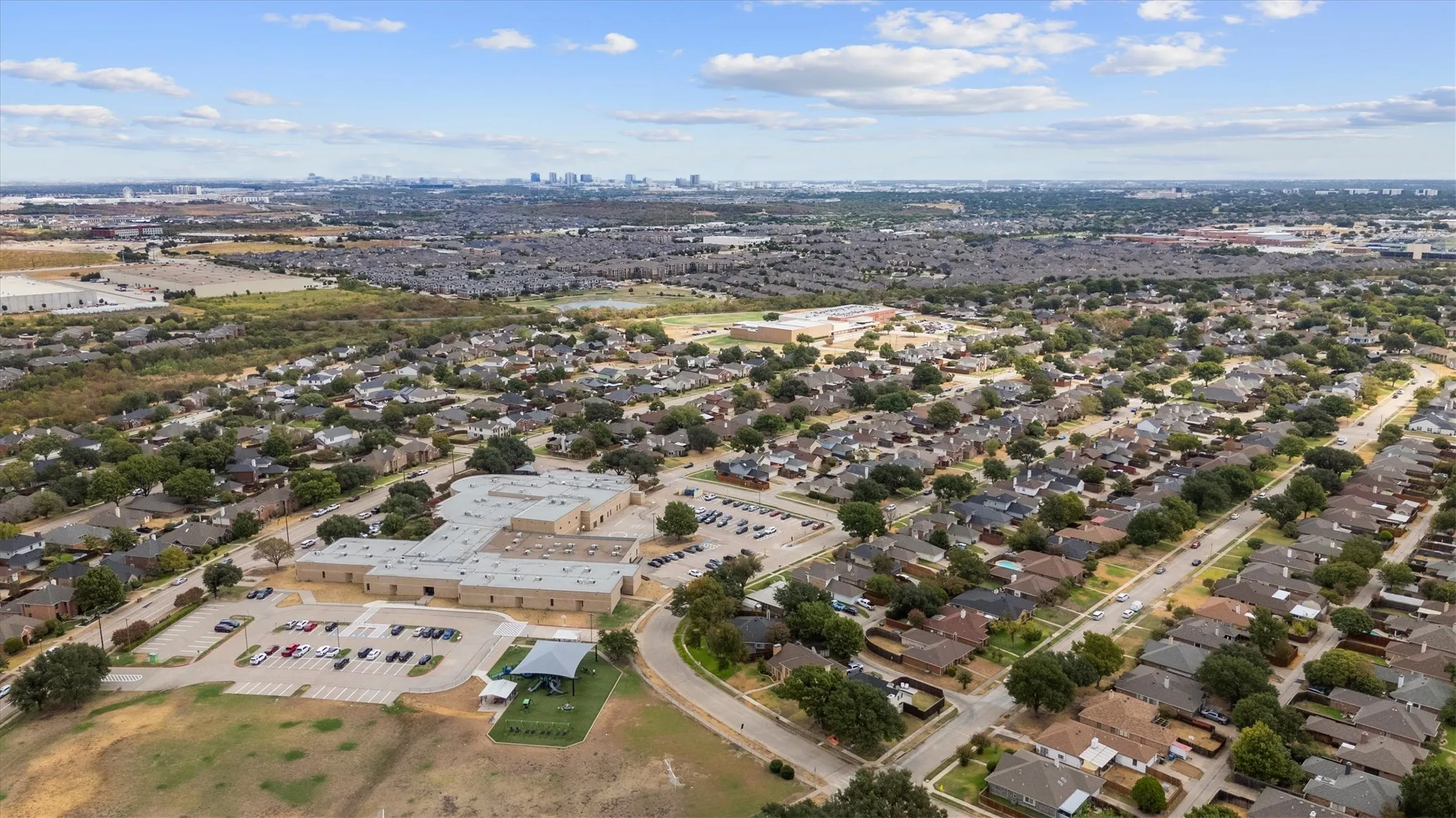 Single Family Residence For Sale in Denton County , 2031 Greenview Drive A, Carrollton, Texas 75010, 3 Bedroom, 2 Bathroom, 2 Garage spaces, 1,351 Sqft, built in 1991, mls#21398004, Real Estate Agent in Carrollton, Homes For Sale in Denton county, Homes For Sale in Carrollton, Realtor in Carrollton Texas, Real Estate Brokerage Independent Realty Texas, Luminita Cordes Realtor