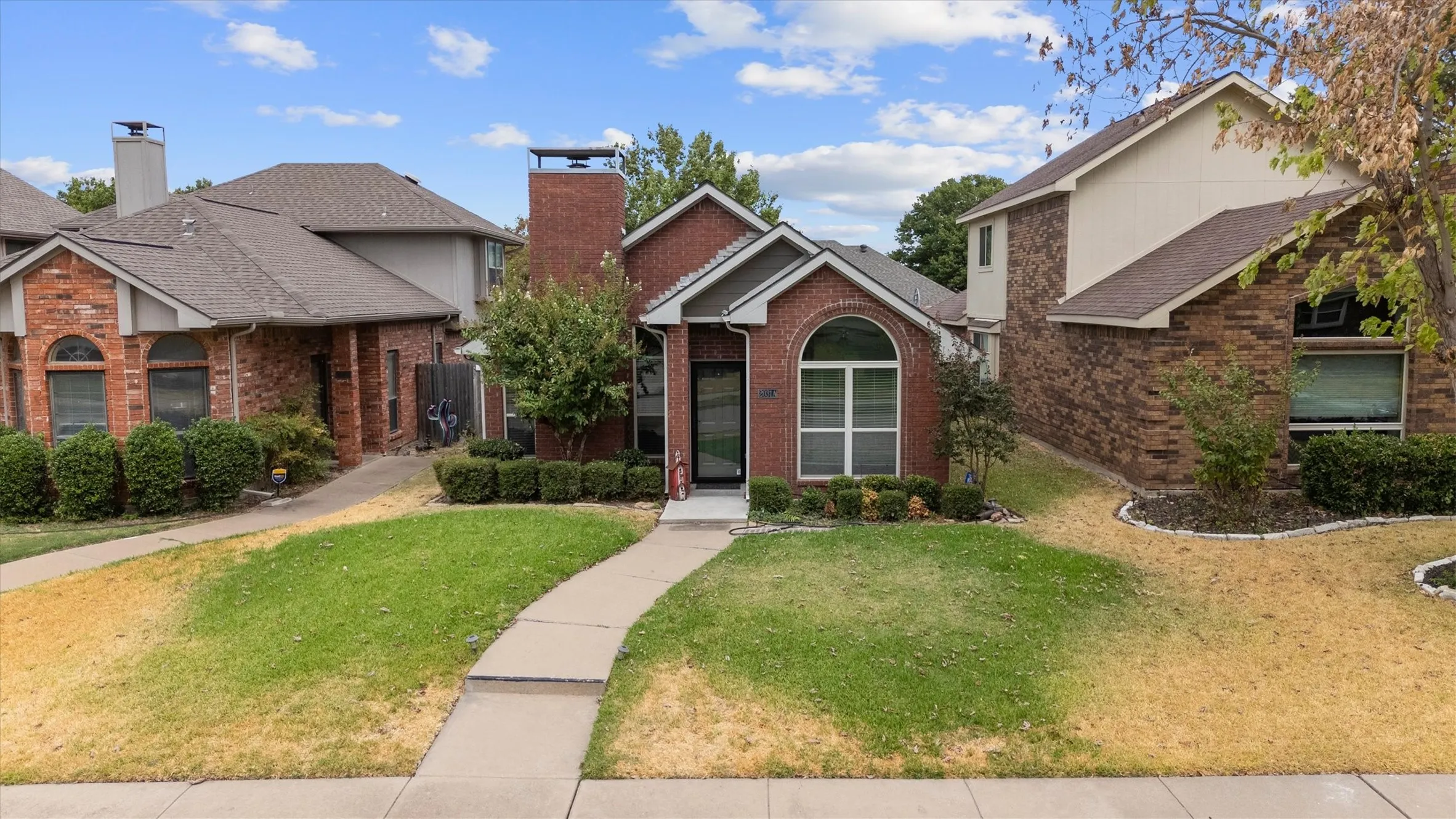 Single Family Residence For Sale in Denton County , 2031 Greenview Drive A, Carrollton, Texas 75010, 3 Bedroom, 2 Bathroom, 2 Garage spaces, 1,351 Sqft, built in 1991, mls#21398004, Real Estate Agent in Carrollton, Homes For Sale in Denton county, Homes For Sale in Carrollton, Realtor in Carrollton Texas, Real Estate Brokerage Independent Realty Texas, Luminita Cordes Realtor