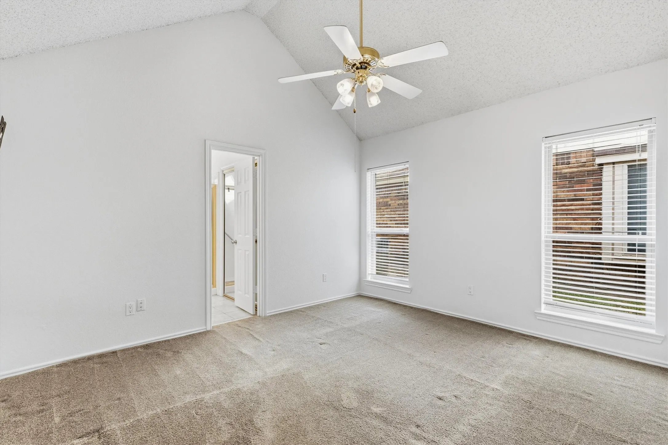 Single Family Residence For Sale in Denton County , 2031 Greenview Drive A, Carrollton, Texas 75010, 3 Bedroom, 2 Bathroom, 2 Garage spaces, 1,351 Sqft, built in 1991, mls#21398004, Real Estate Agent in Carrollton, Homes For Sale in Denton county, Homes For Sale in Carrollton, Realtor in Carrollton Texas, Real Estate Brokerage Independent Realty Texas, Luminita Cordes Realtor