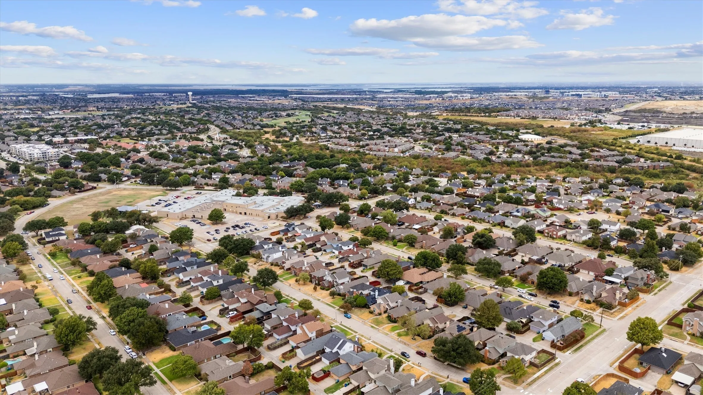 Single Family Residence For Sale in Denton County , 2031 Greenview Drive A, Carrollton, Texas 75010, 3 Bedroom, 2 Bathroom, 2 Garage spaces, 1,351 Sqft, built in 1991, mls#21398004, Real Estate Agent in Carrollton, Homes For Sale in Denton county, Homes For Sale in Carrollton, Realtor in Carrollton Texas, Real Estate Brokerage Independent Realty Texas, Luminita Cordes Realtor