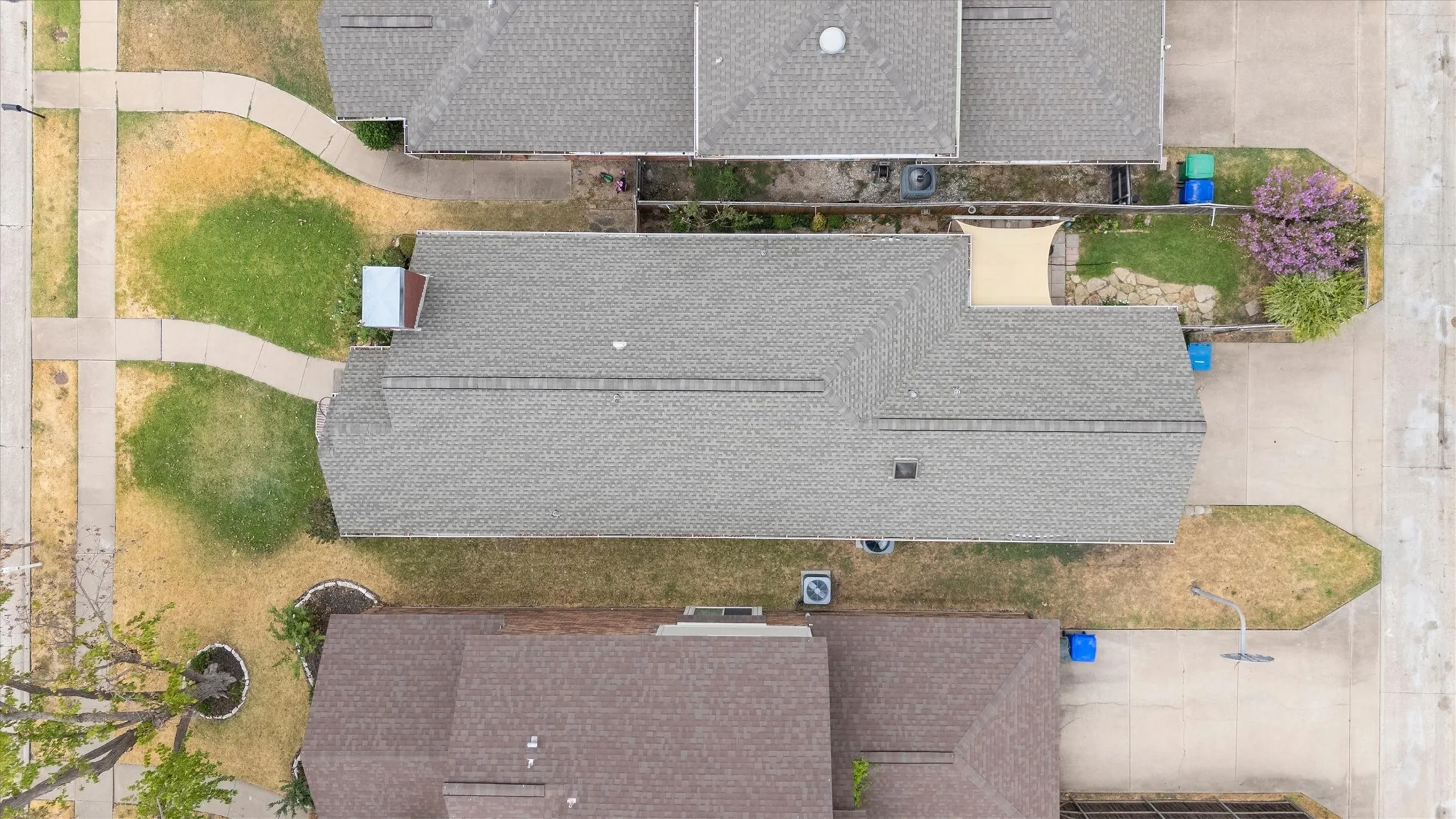 Single Family Residence For Sale in Denton County , 2031 Greenview Drive A, Carrollton, Texas 75010, 3 Bedroom, 2 Bathroom, 2 Garage spaces, 1,351 Sqft, built in 1991, mls#21398004, Real Estate Agent in Carrollton, Homes For Sale in Denton county, Homes For Sale in Carrollton, Realtor in Carrollton Texas, Real Estate Brokerage Independent Realty Texas, Luminita Cordes Realtor