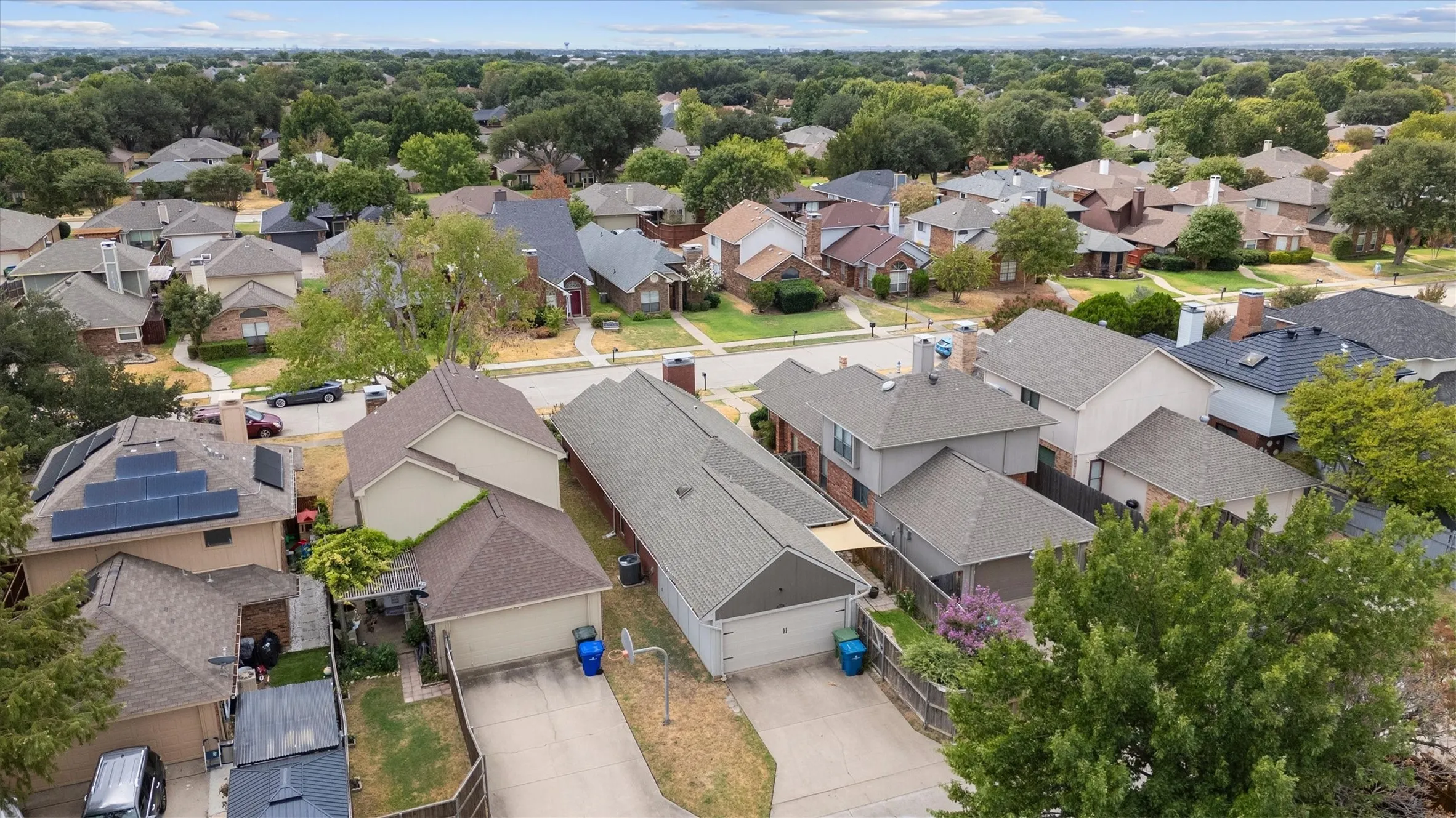 Single Family Residence For Sale in Denton County , 2031 Greenview Drive A, Carrollton, Texas 75010, 3 Bedroom, 2 Bathroom, 2 Garage spaces, 1,351 Sqft, built in 1991, mls#21398004, Real Estate Agent in Carrollton, Homes For Sale in Denton county, Homes For Sale in Carrollton, Realtor in Carrollton Texas, Real Estate Brokerage Independent Realty Texas, Luminita Cordes Realtor