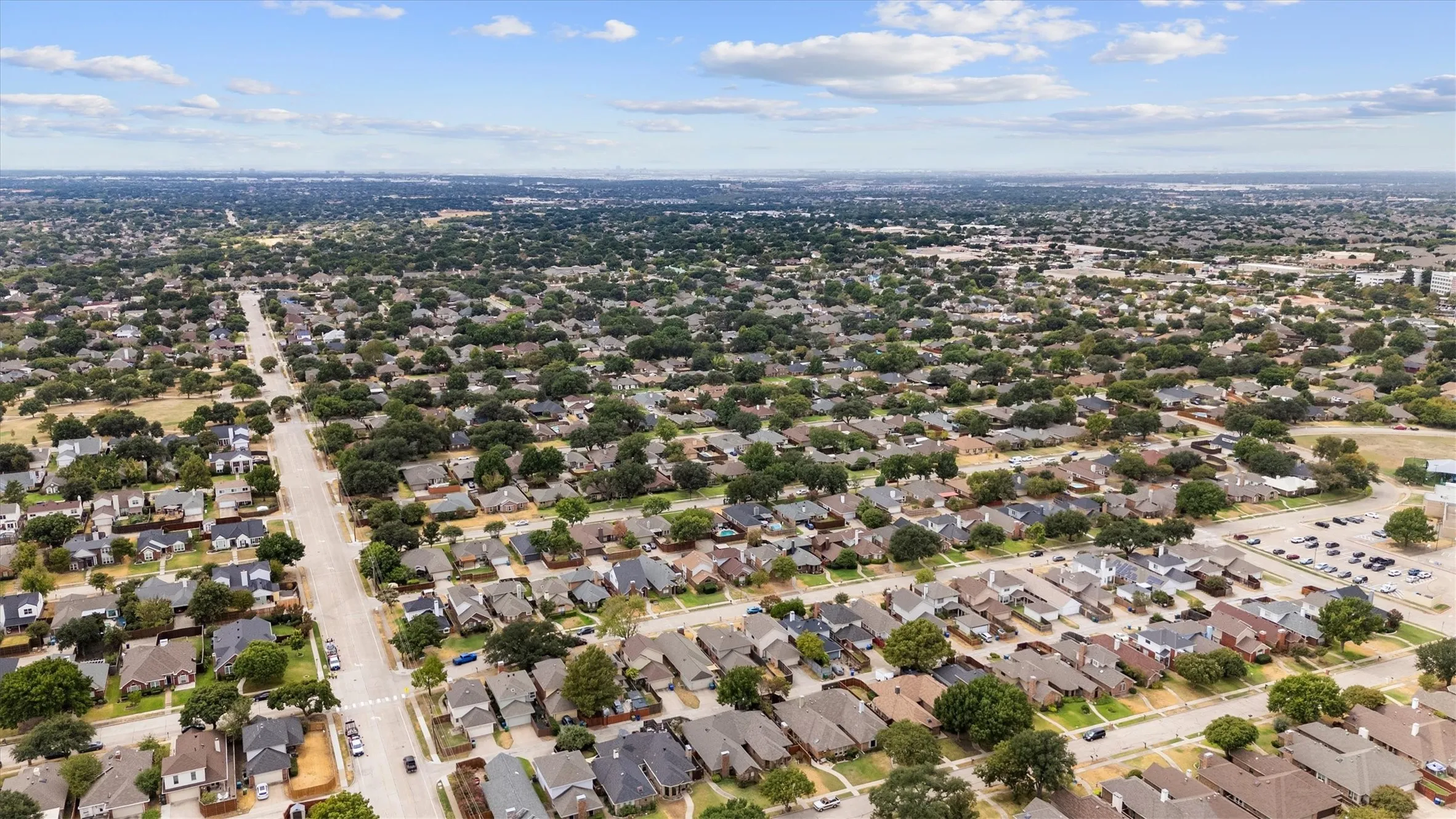 Single Family Residence For Sale in Denton County , 2031 Greenview Drive A, Carrollton, Texas 75010, 3 Bedroom, 2 Bathroom, 2 Garage spaces, 1,351 Sqft, built in 1991, mls#21398004, Real Estate Agent in Carrollton, Homes For Sale in Denton county, Homes For Sale in Carrollton, Realtor in Carrollton Texas, Real Estate Brokerage Independent Realty Texas, Luminita Cordes Realtor