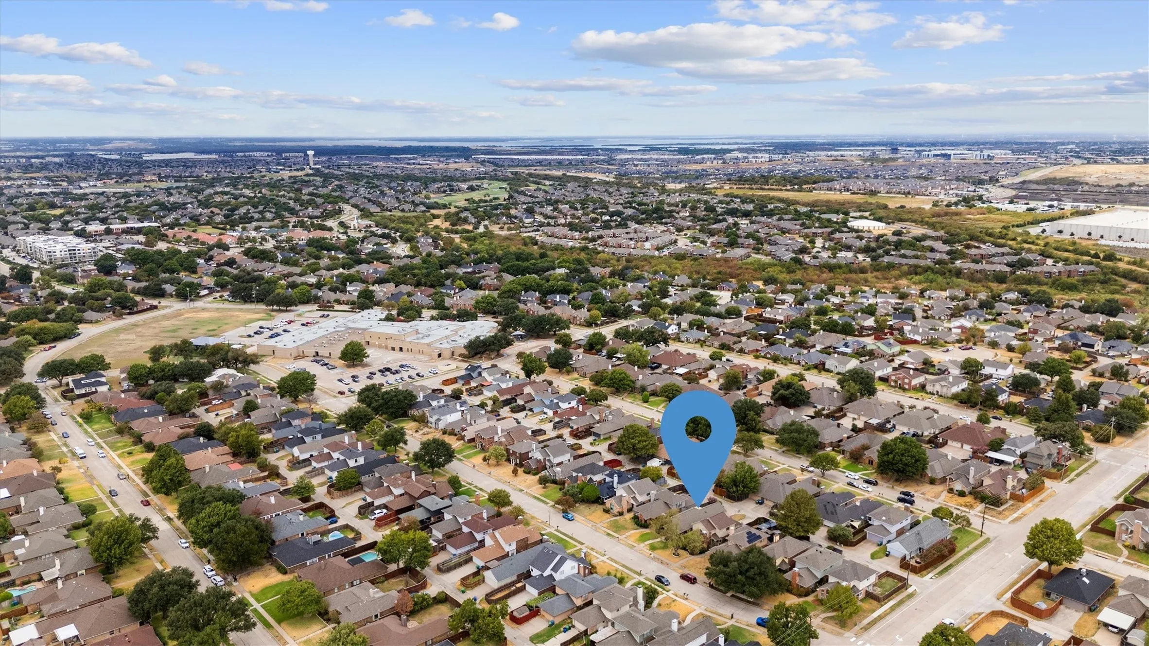 Single Family Residence For Sale in Denton County , 2031 Greenview Drive A, Carrollton, Texas 75010, 3 Bedroom, 2 Bathroom, 2 Garage spaces, 1,351 Sqft, built in 1991, mls#21398004, Real Estate Agent in Carrollton, Homes For Sale in Denton county, Homes For Sale in Carrollton, Realtor in Carrollton Texas, Real Estate Brokerage Independent Realty Texas, Luminita Cordes Realtor